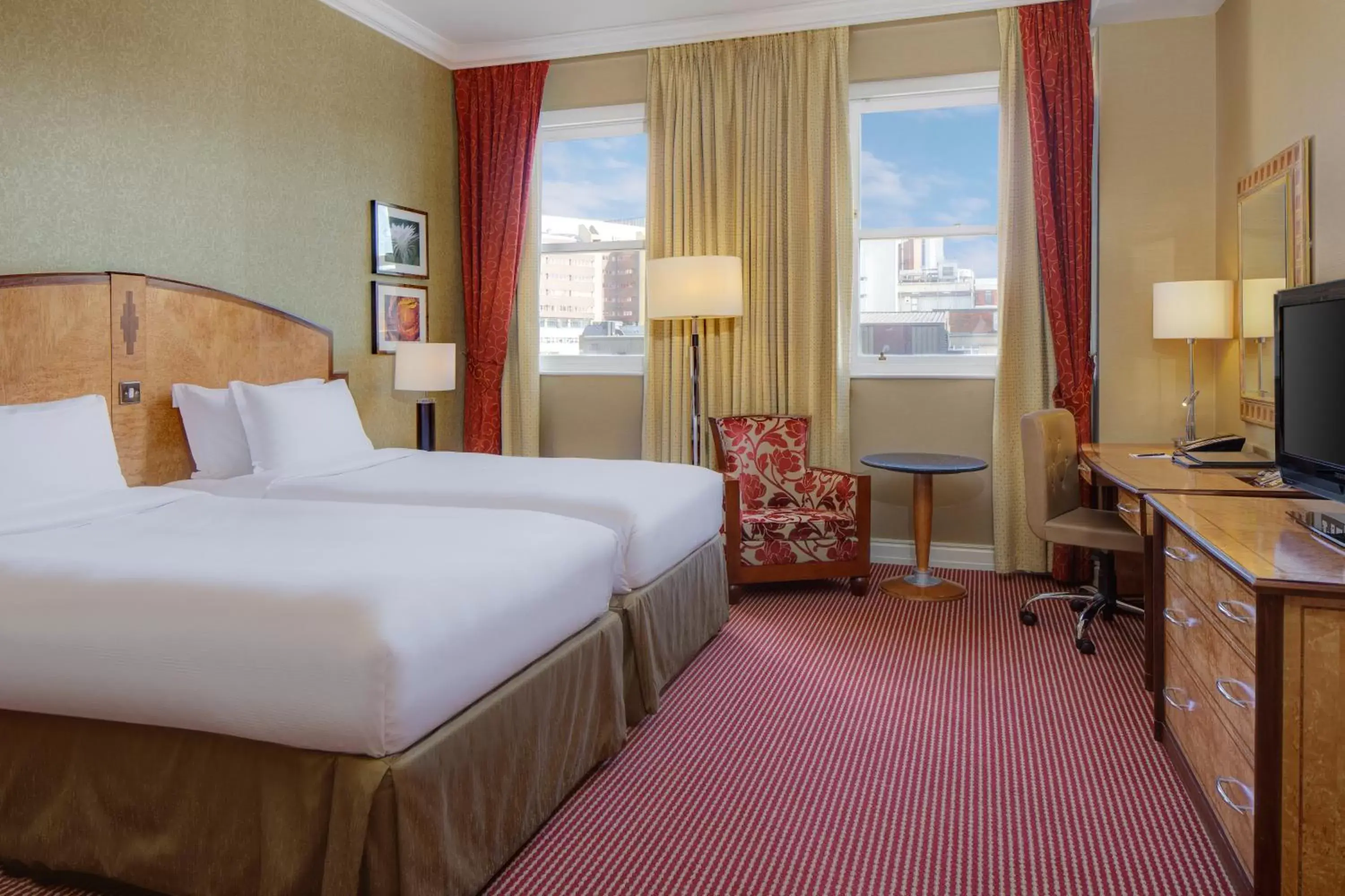 Bedroom, Bed in Hilton London Paddington