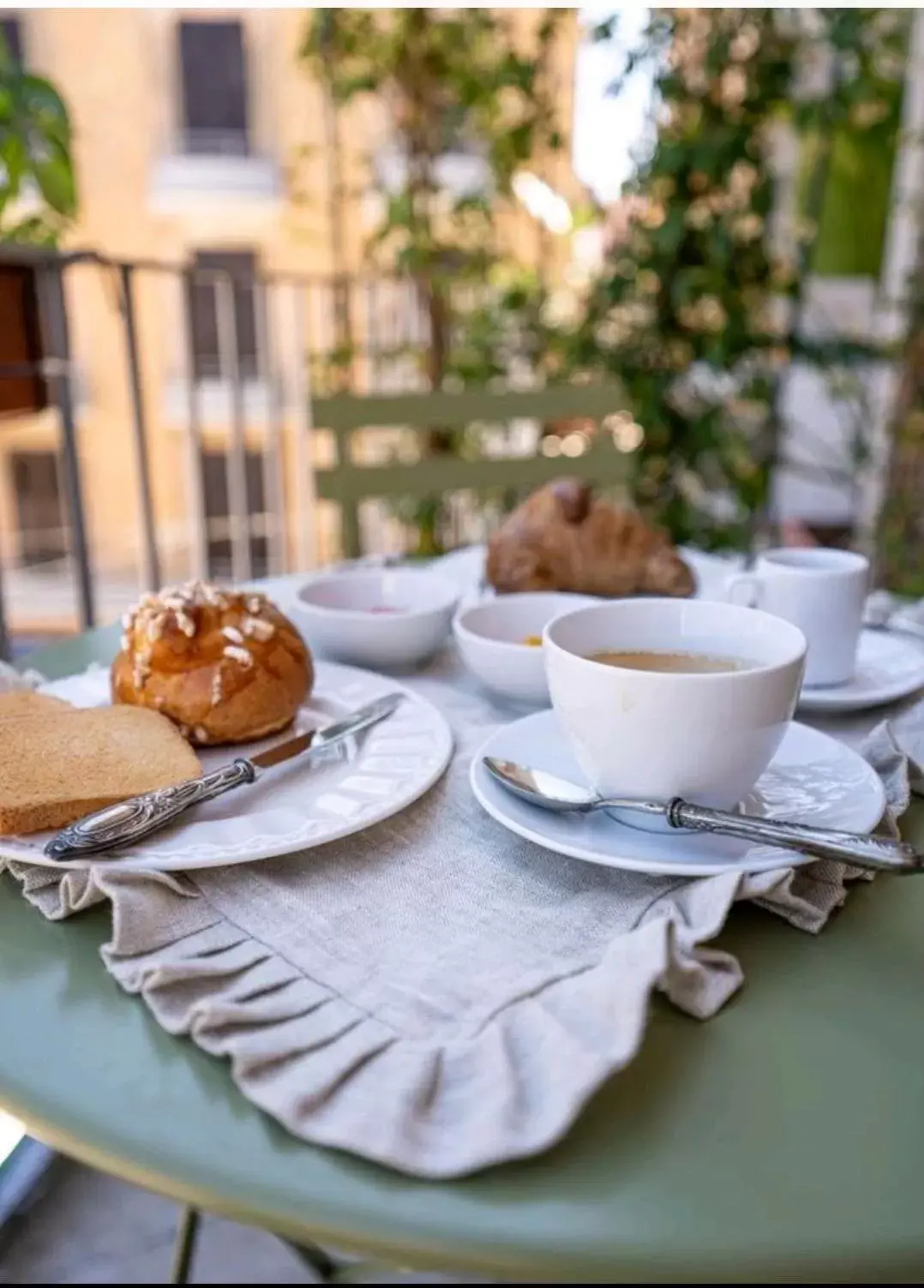 Food and drinks, Breakfast in xenìa