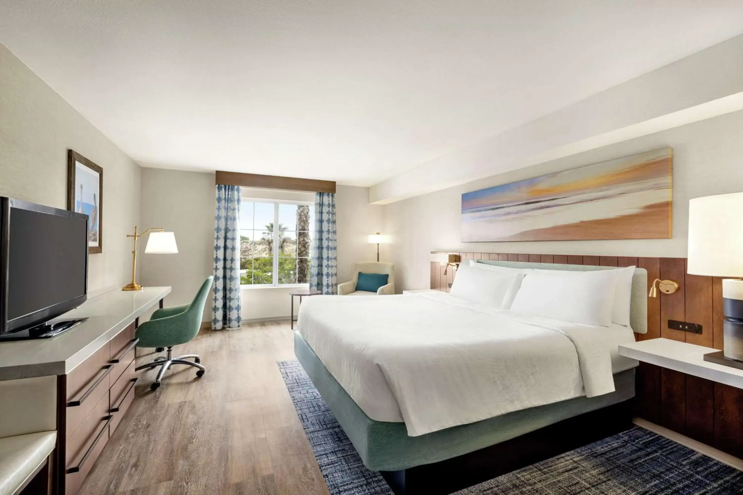 Bedroom, Bed in Hilton Garden Inn Carlsbad Beach