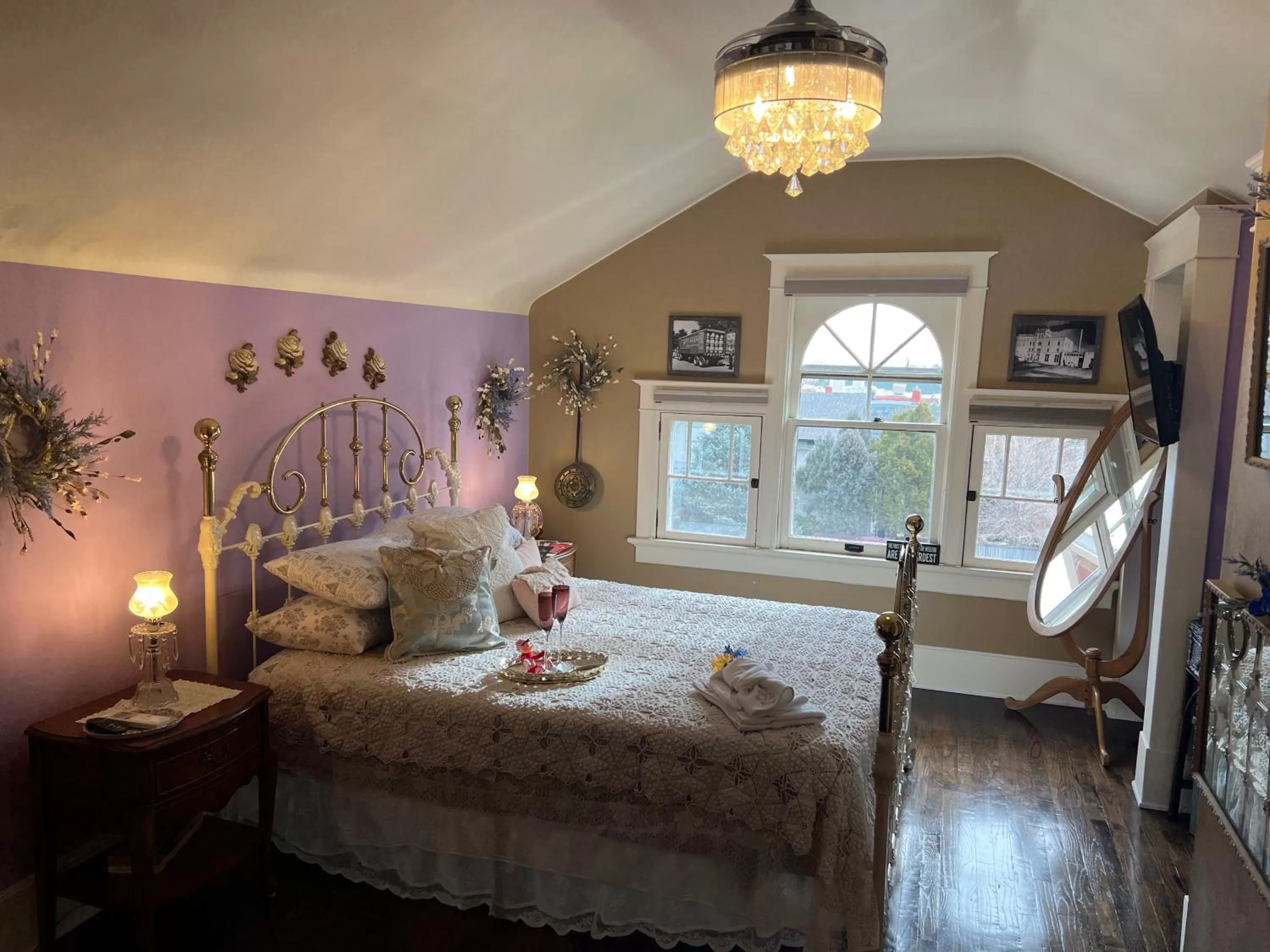 Bed in The Abriendo Inn