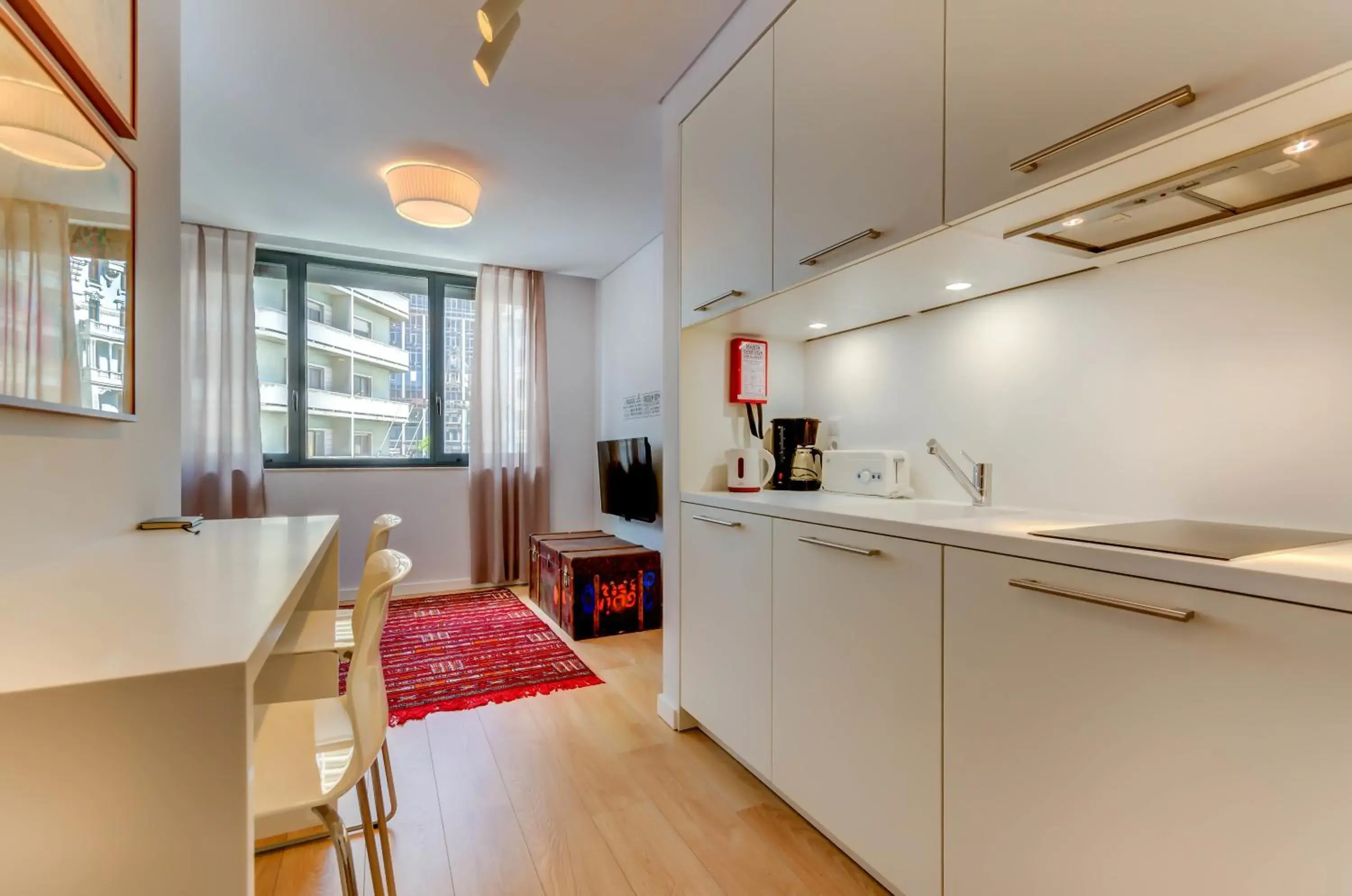 TV and multimedia, Kitchen/Kitchenette in Lisbon Serviced Apartments - Liberdade