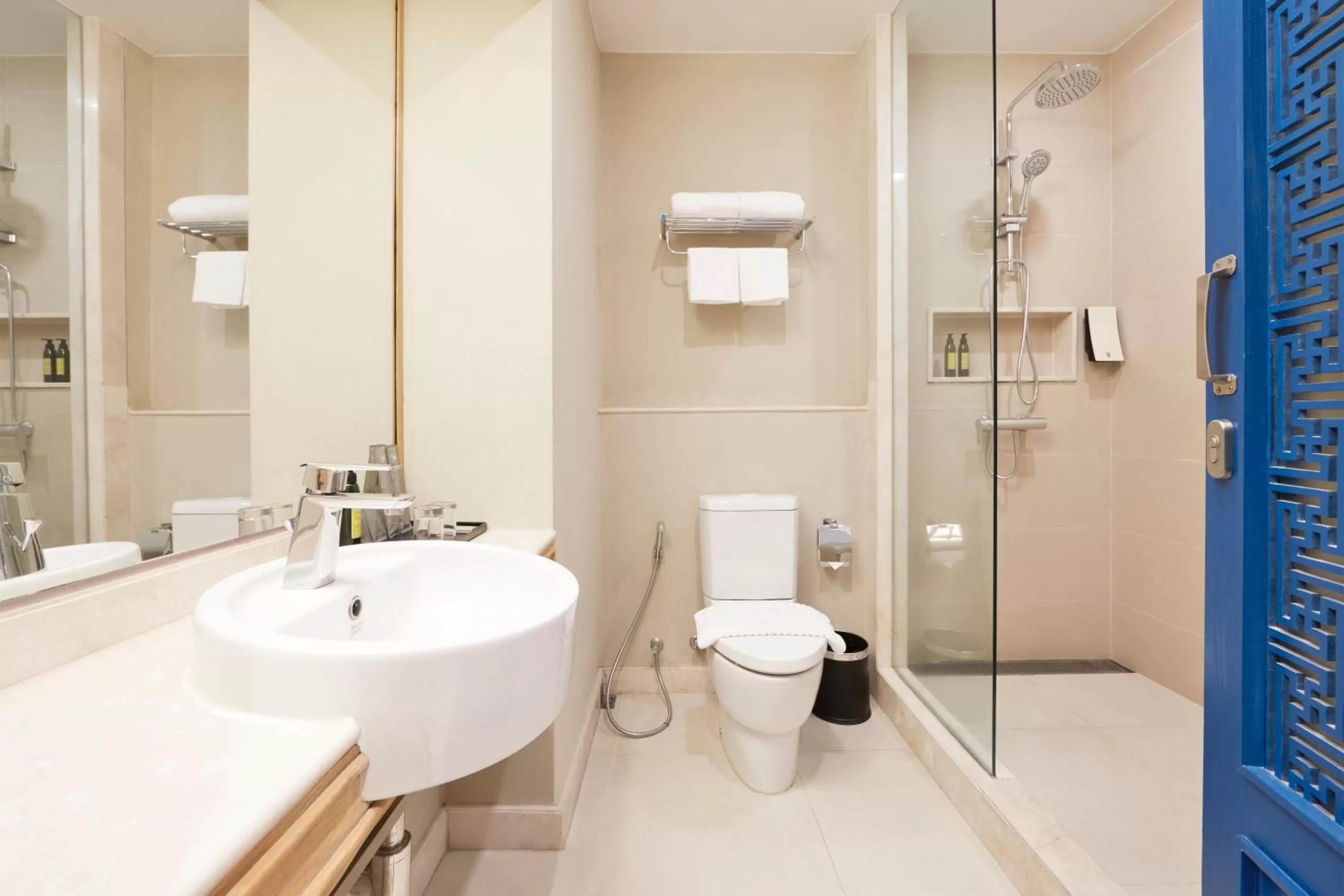 The Quarter Hualamphong by UHG