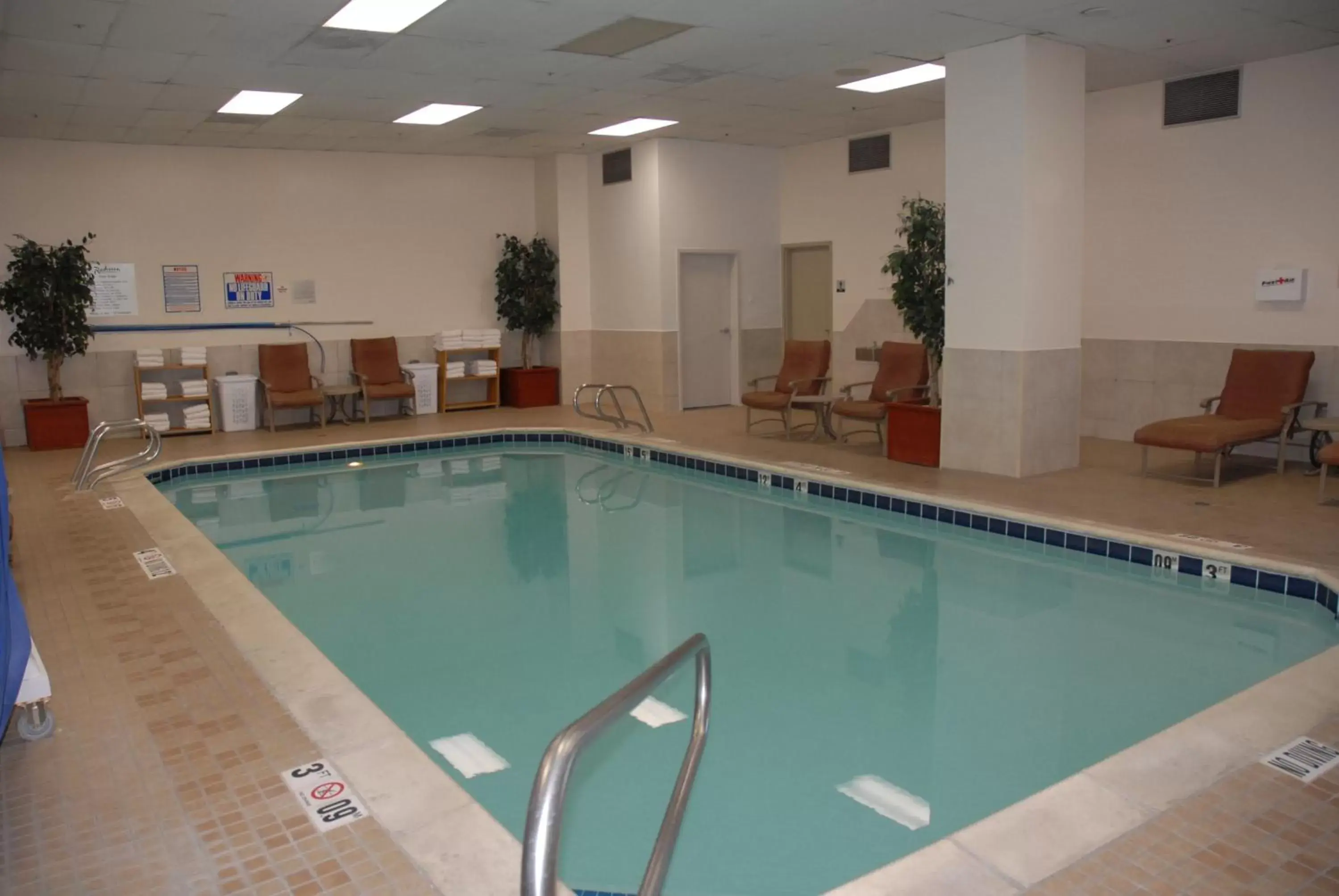 Swimming Pool in Radisson Hotel Downtown Salt Lake City