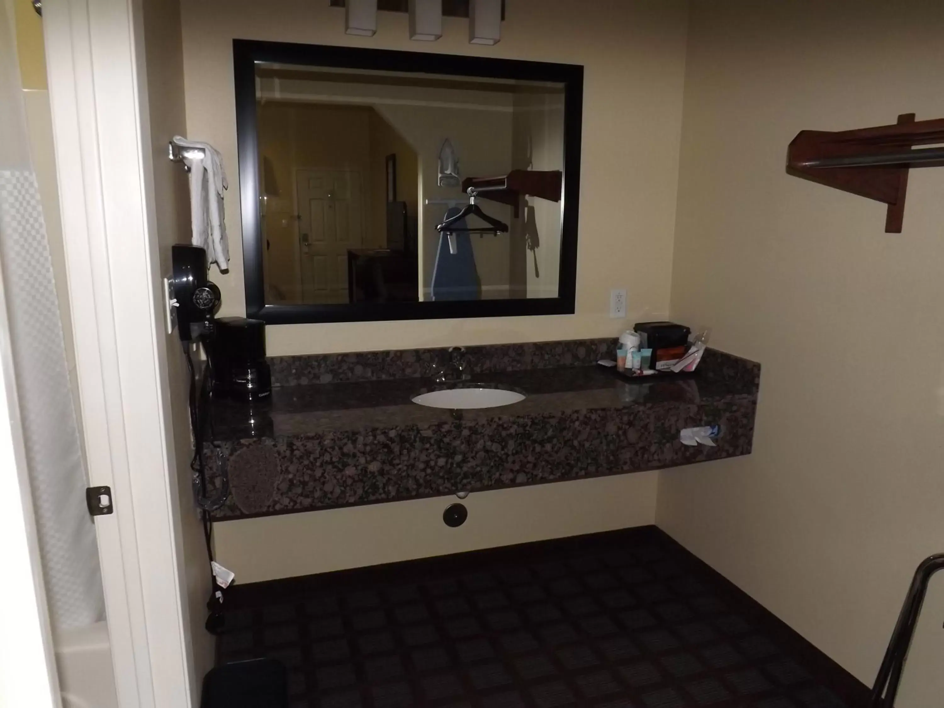 Bathroom in Sunriser Inn Bathroom in Sunriser Inn