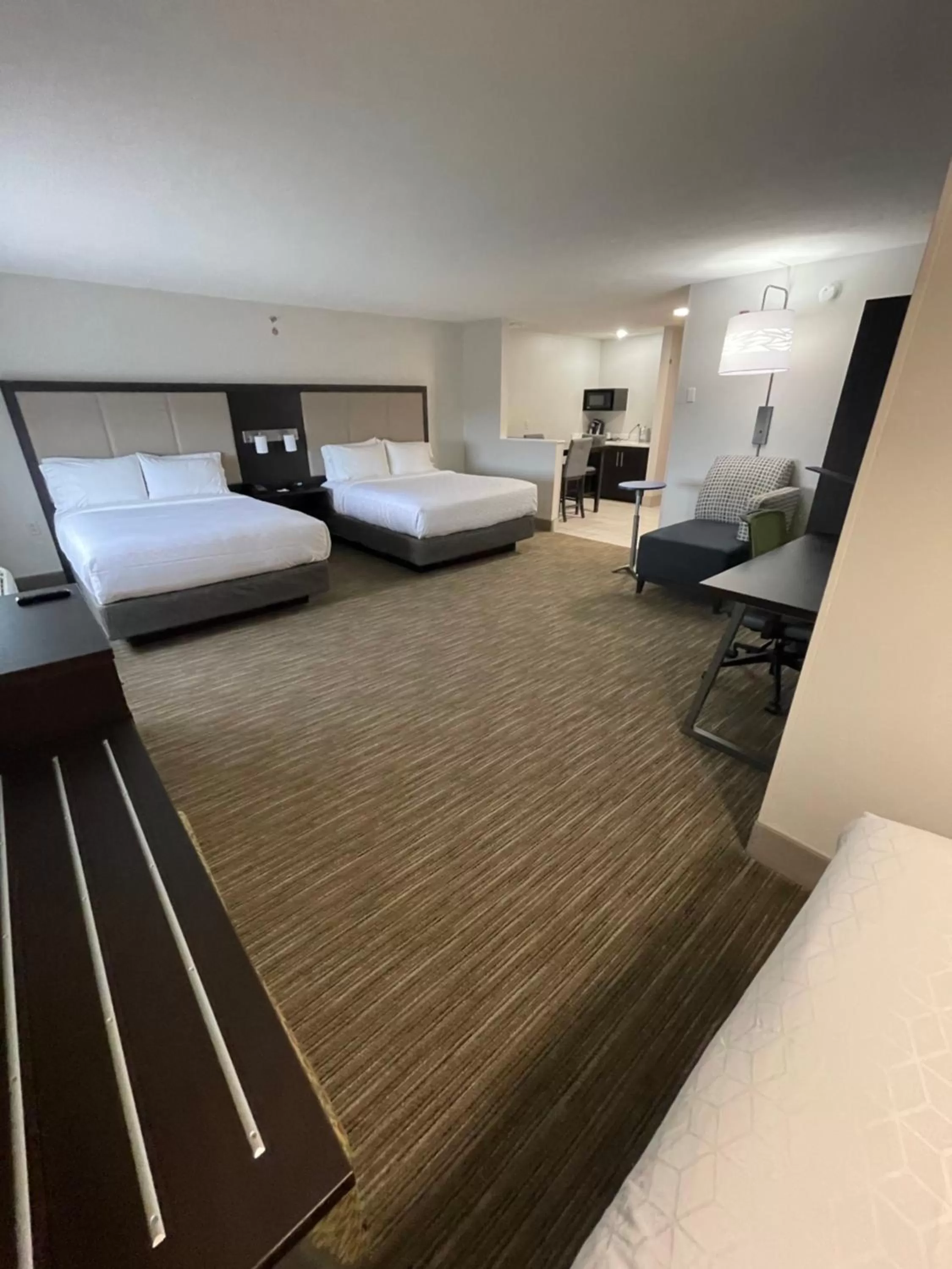 Bed in Holiday Inn Express Hotel & Suites Las Vegas NM by IHG