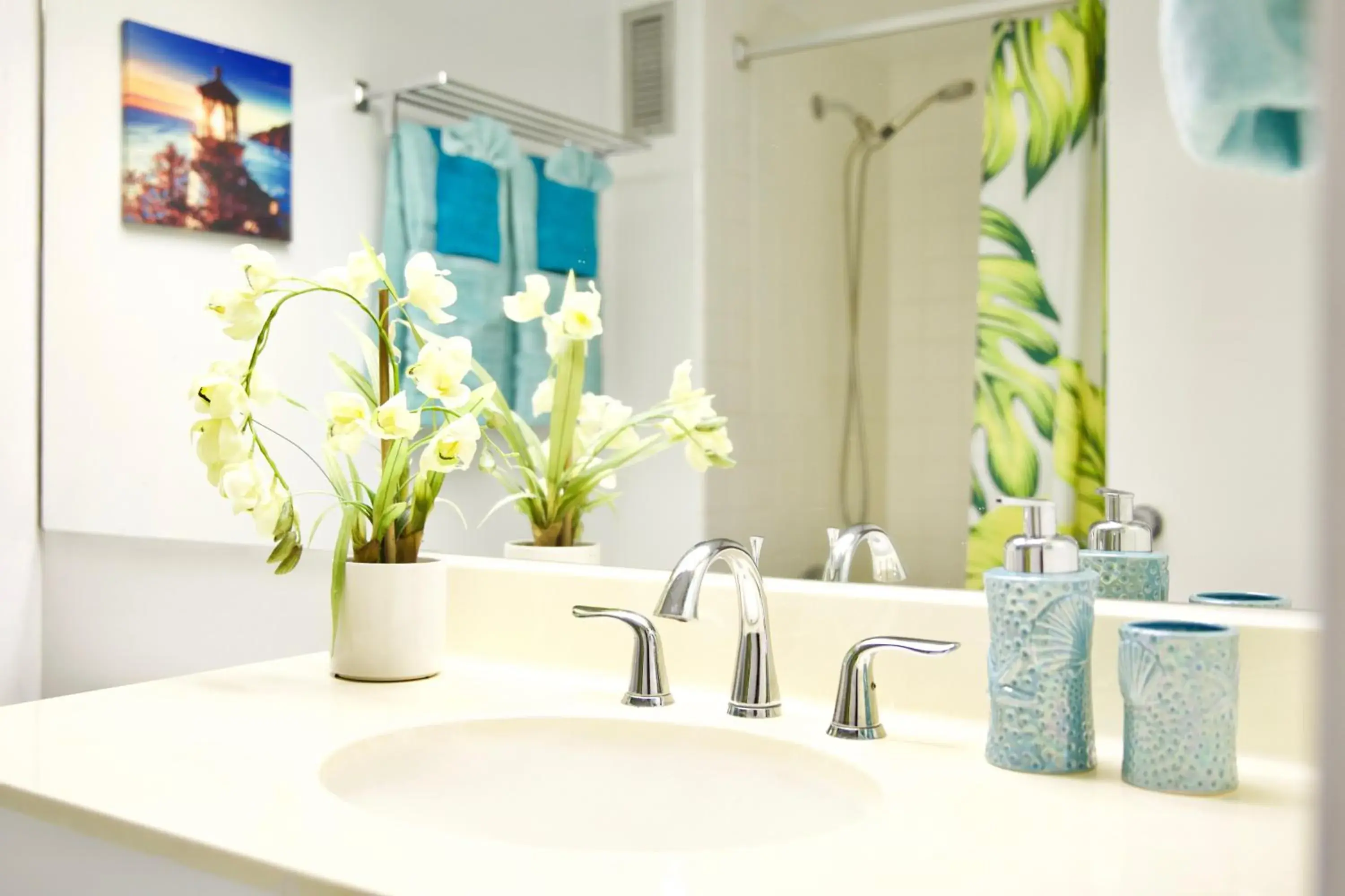 Bathroom in Tropical Studios at Marine Surf Waikiki - FREE PARKING - BEST LOCATION - FULL KITCHEN - SWIMMING POOL