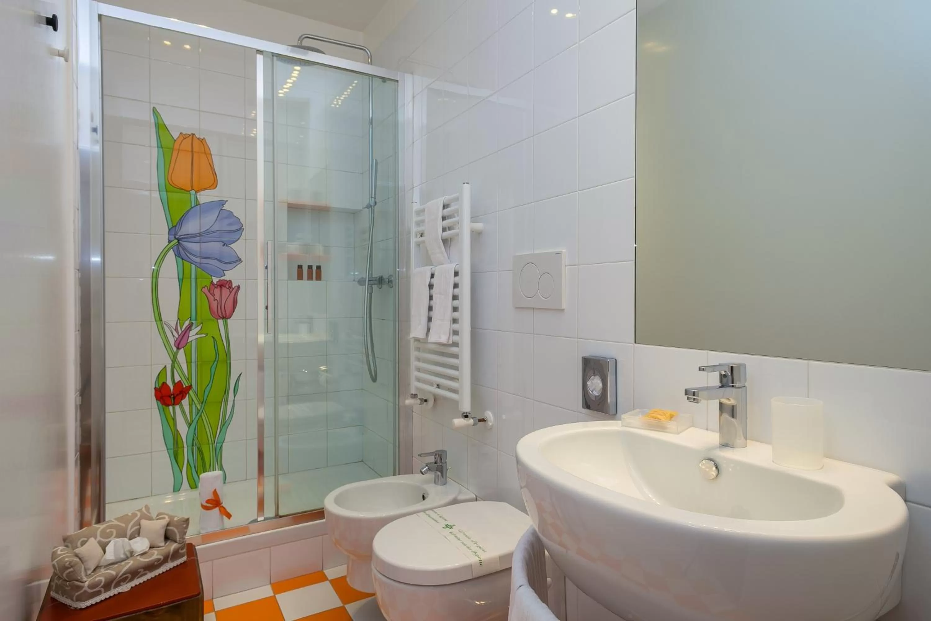 Shower in Zefiro Home