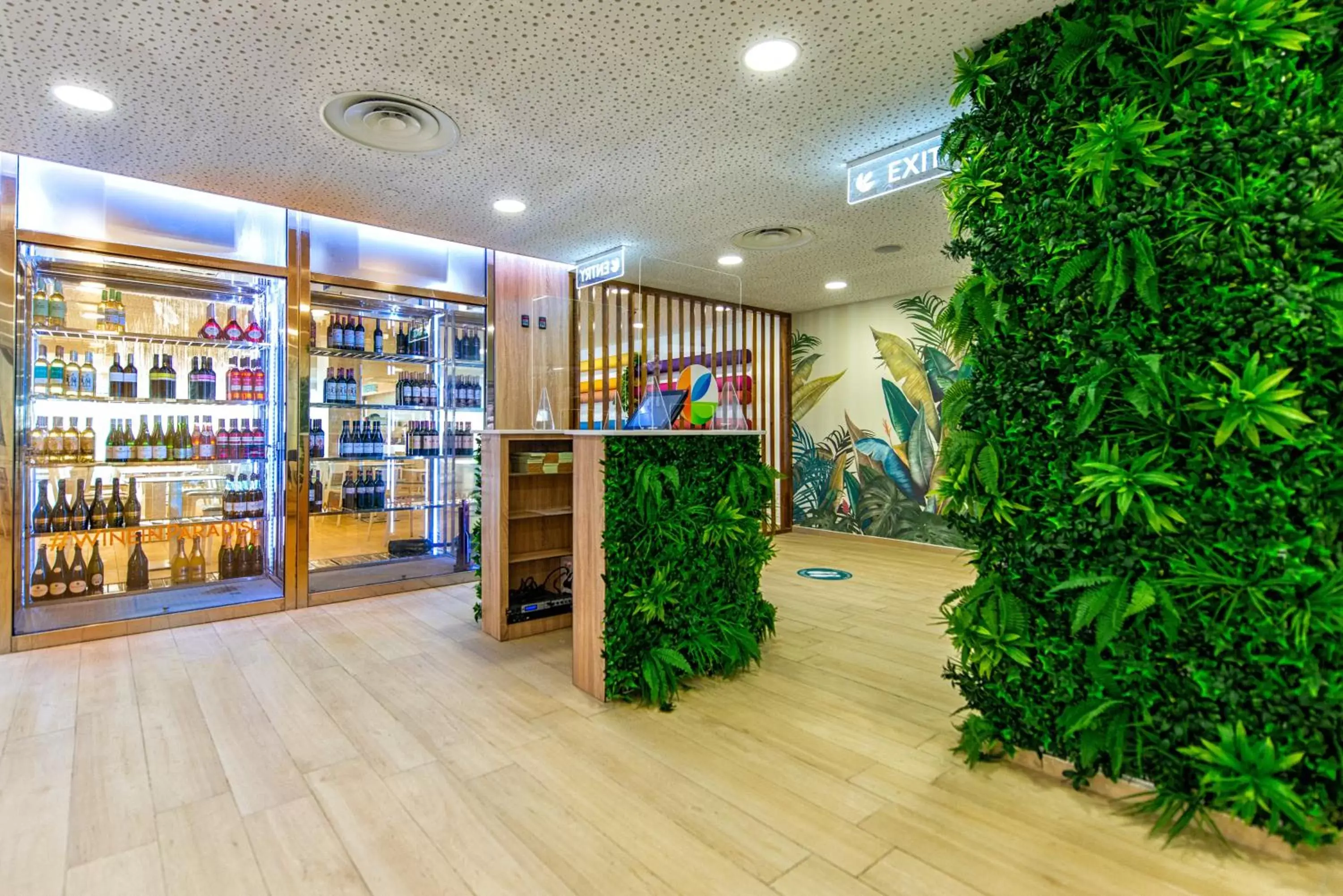 Restaurant/places to eat in Paradise Park Fun Lifestyle Hotel Restaurant/places to eat in Paradise Park Fun Lifestyle Hotel