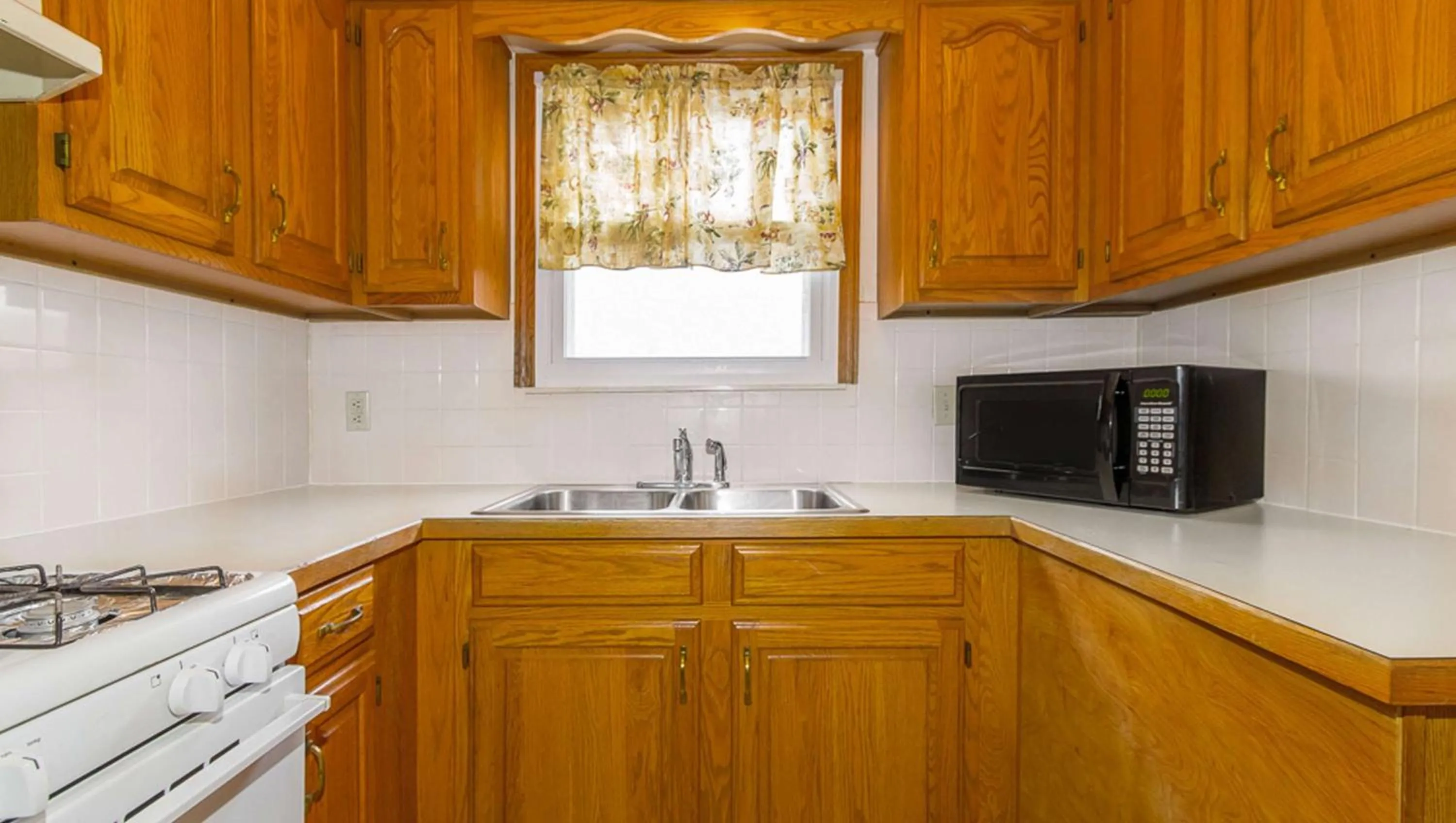 Kitchen or kitchenette in Magnuson Hotel Extended Stay Canton Ohio