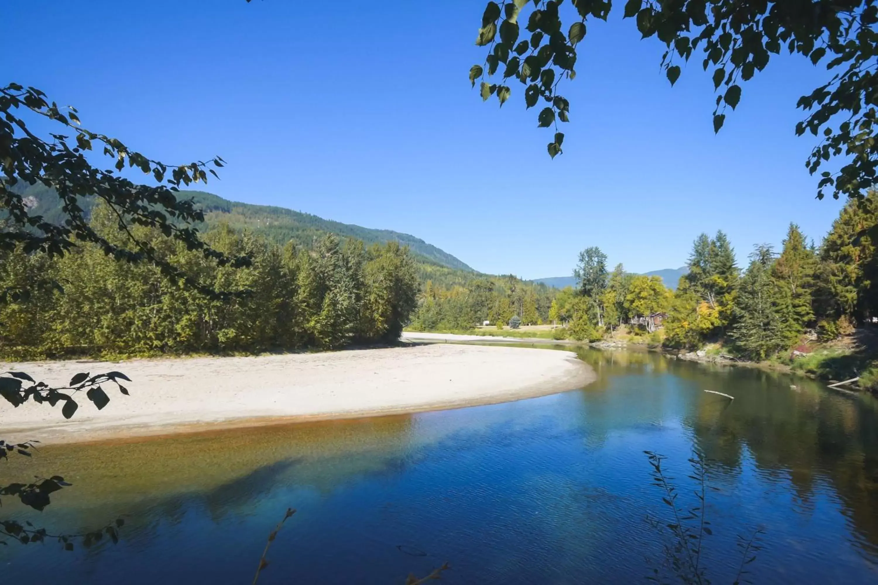 Beach in Best Western Sicamous Inn