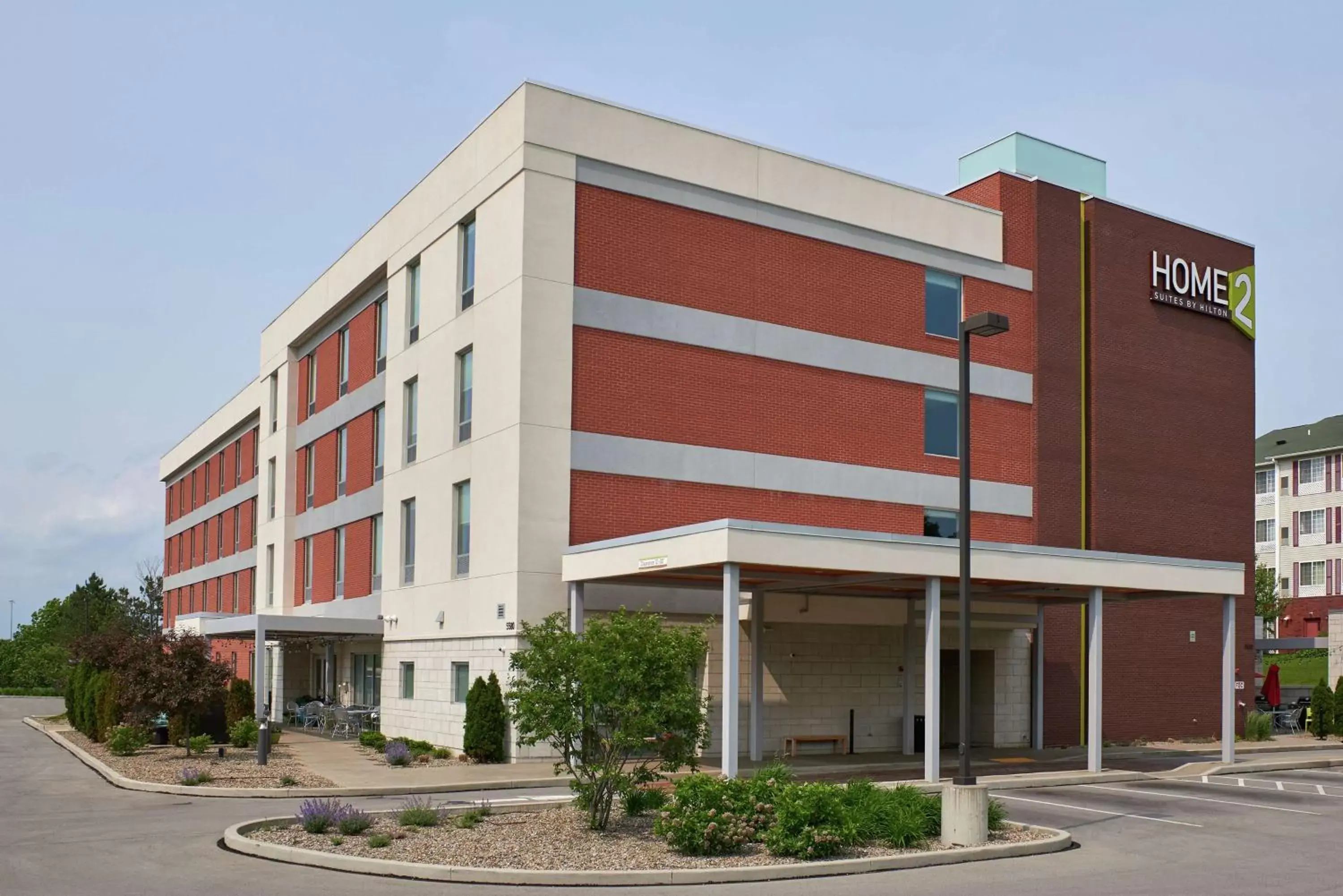 Property Building in Home2 Suites By Hilton Youngstown