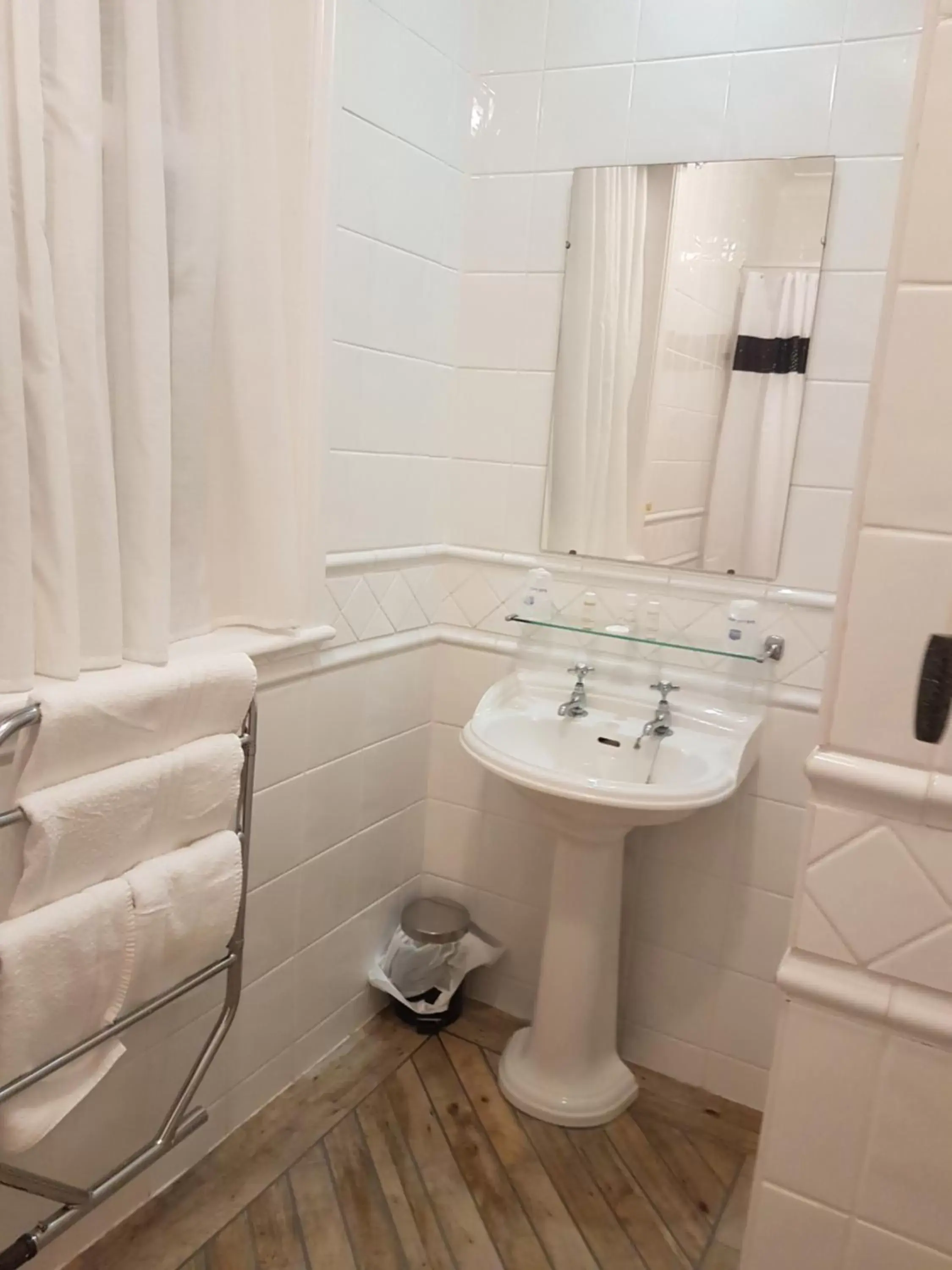 Bathroom in The Vine Hotel, Skegness