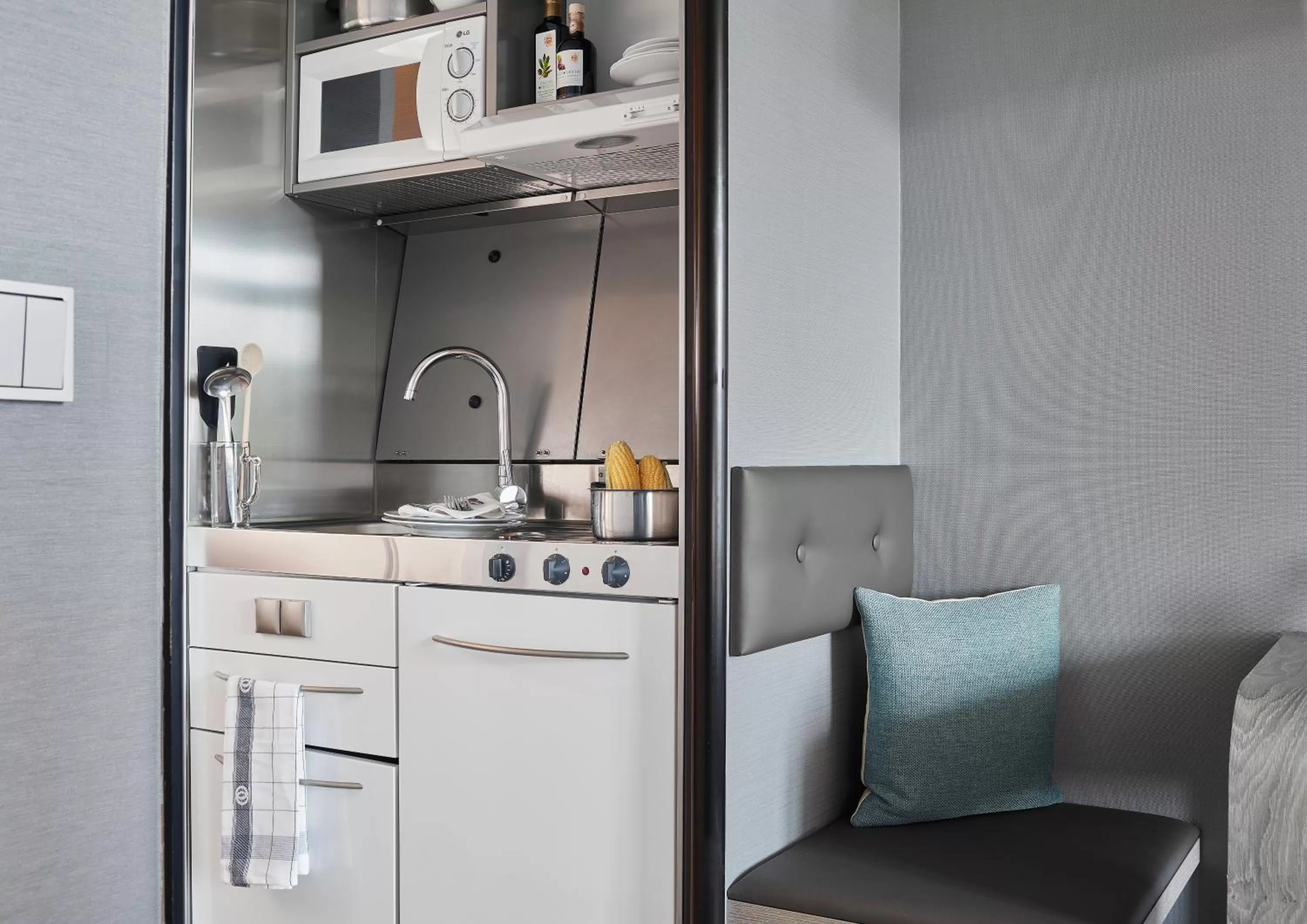 Kitchen or kitchenette in Living Hotel am Deutschen Museum