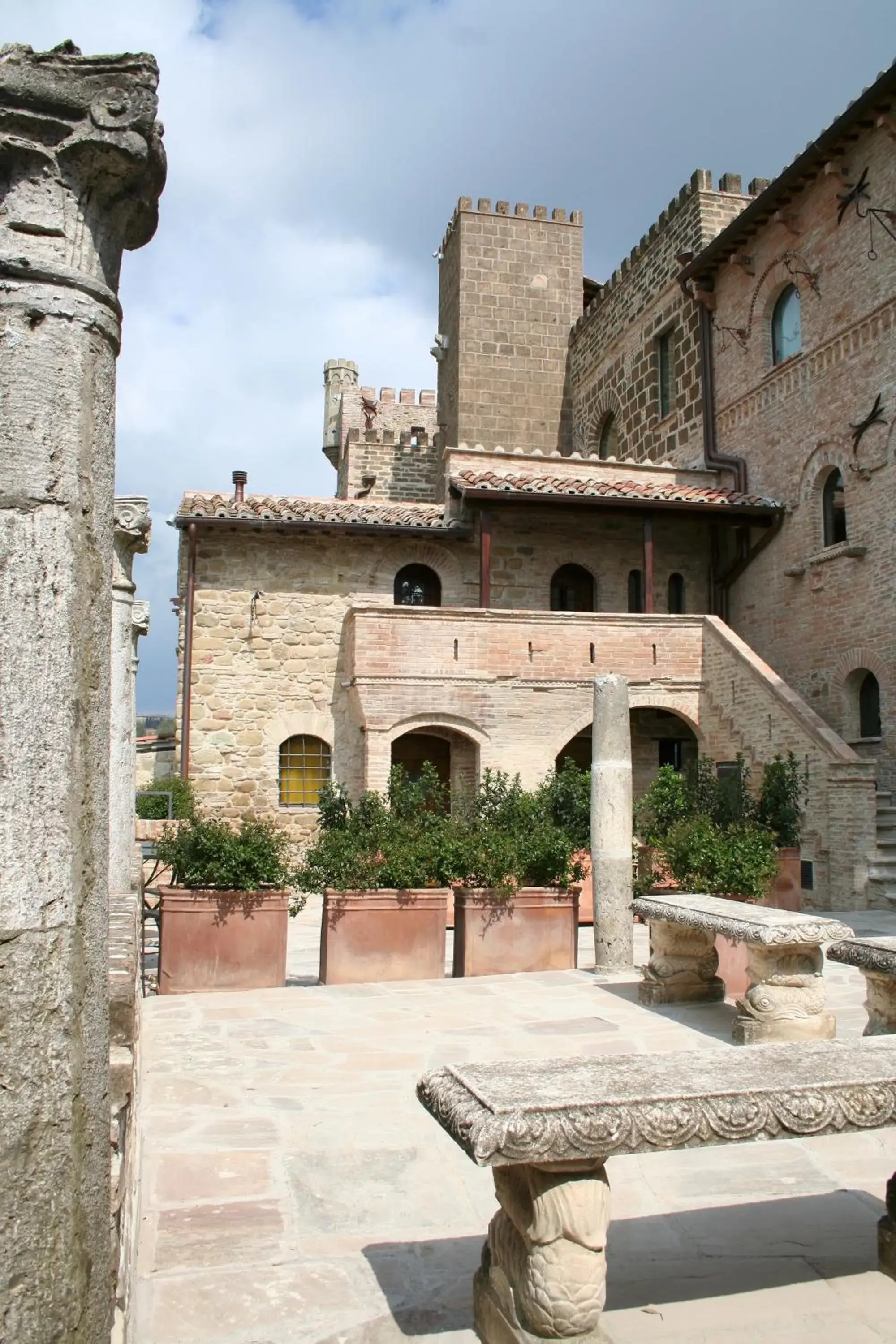 Balcony/Terrace, Property Building in Castello Di Monterone