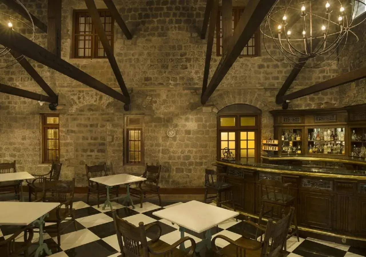 Lounge or bar, Restaurant/Places to Eat in The Tamara Kodai