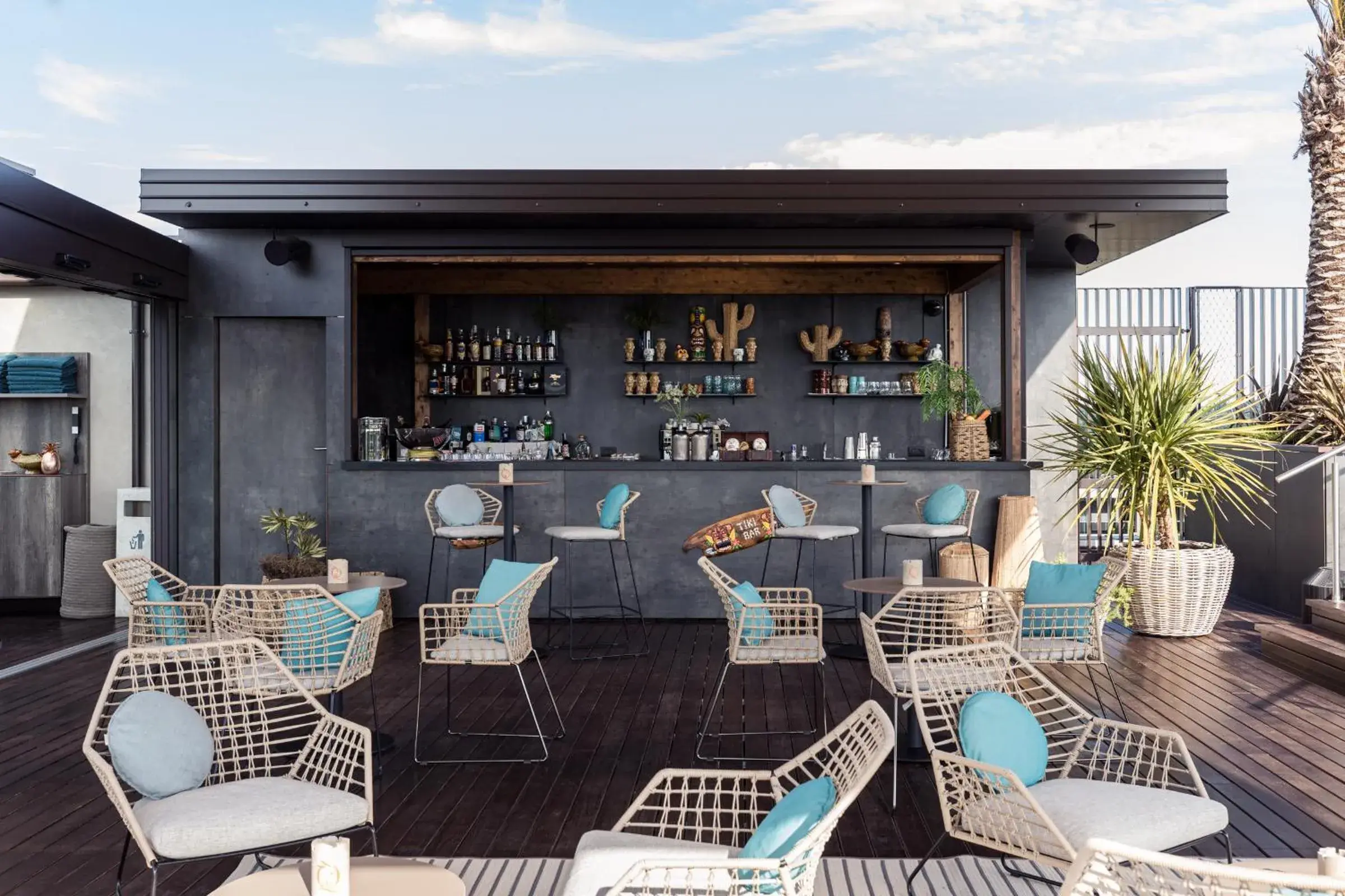 Balcony/Terrace, Lounge/Bar in Quellenhof Luxury Resort Lazise