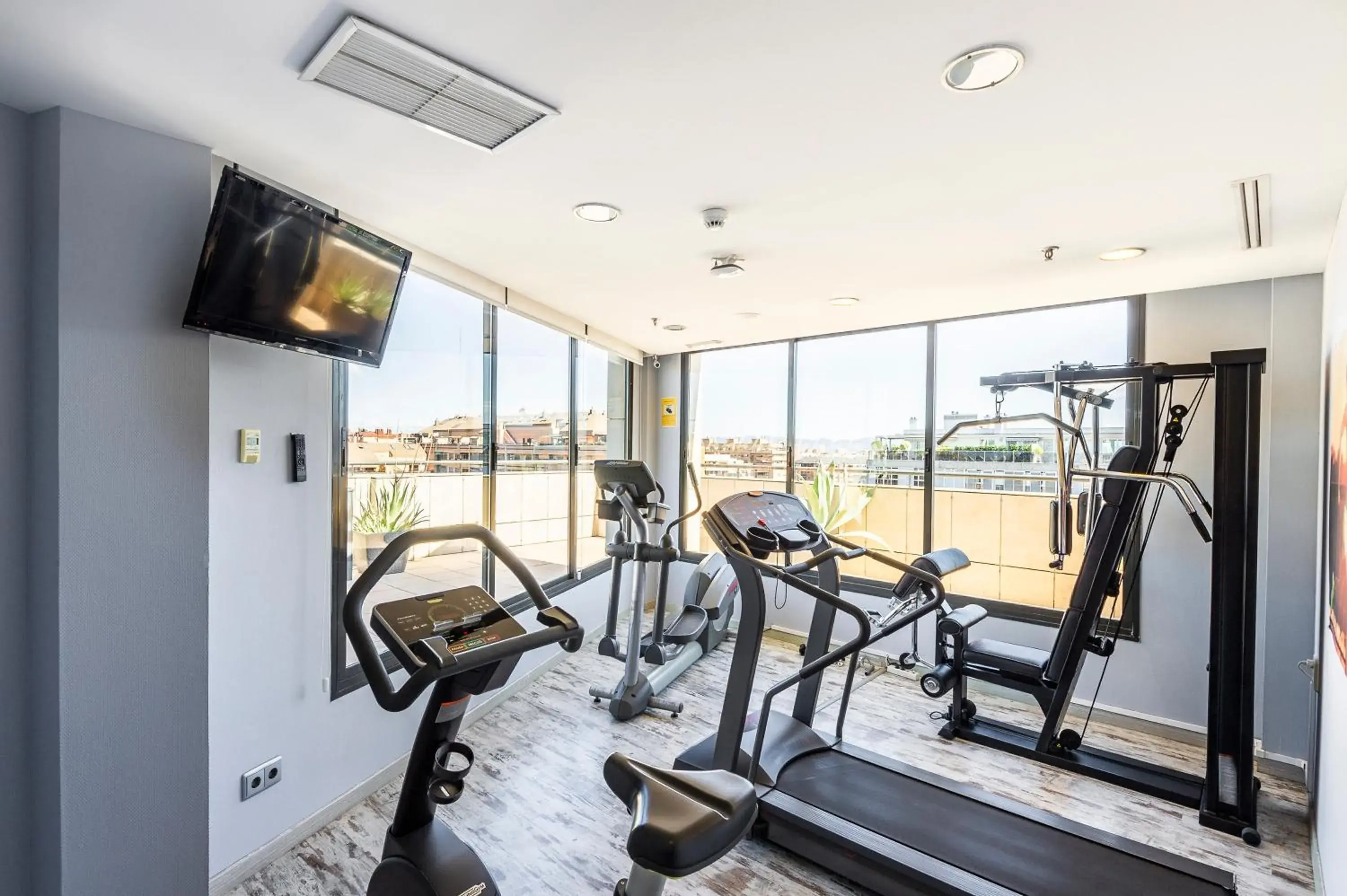 Fitness centre/facilities, Fitness Center/Facilities in Hotel Valencia Oceanic Affiliated by Meliá