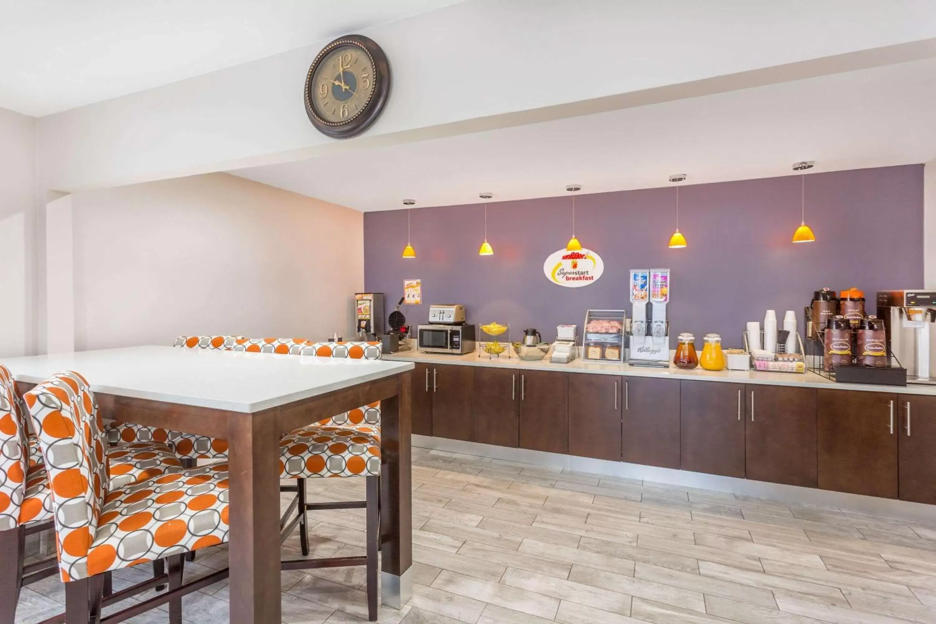 Restaurant/places to eat in Super 8 by Wyndham Locust Grove Restaurant/places to eat in Super 8 by Wyndham Locust Grove