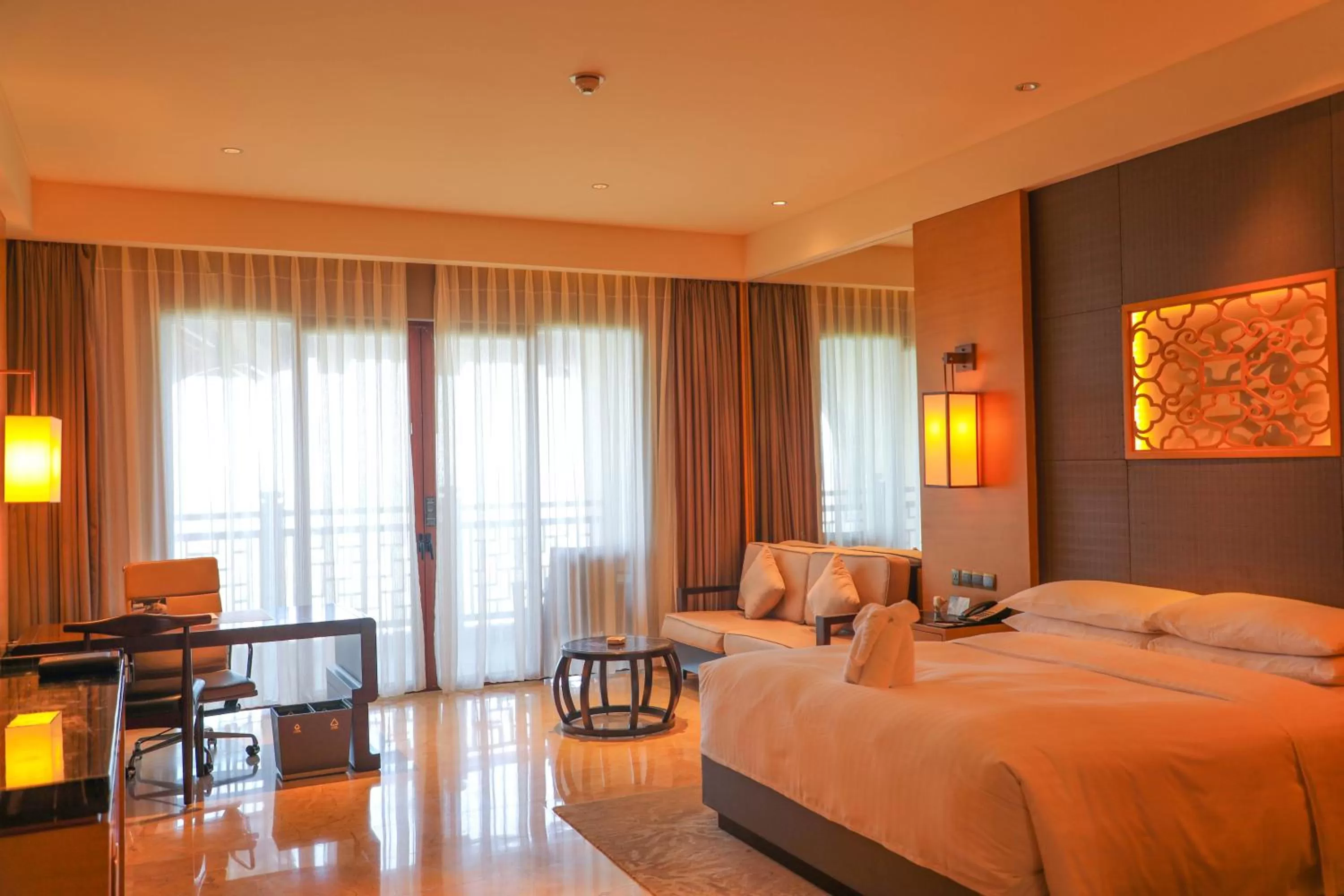 Bed in Haikou Marriott Hotel