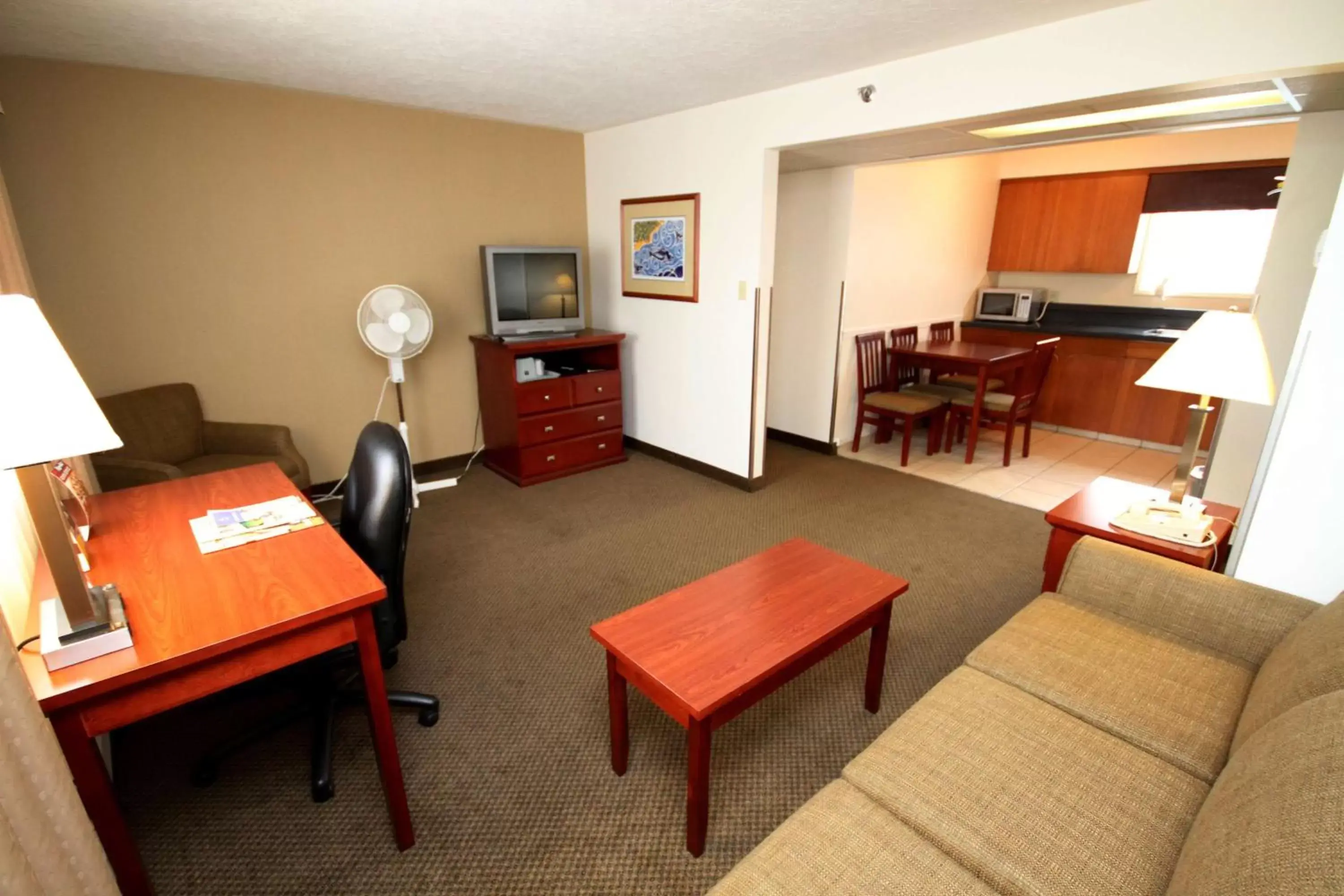 Photo of the whole room, Seating Area in Best Western Gold Rush Inn