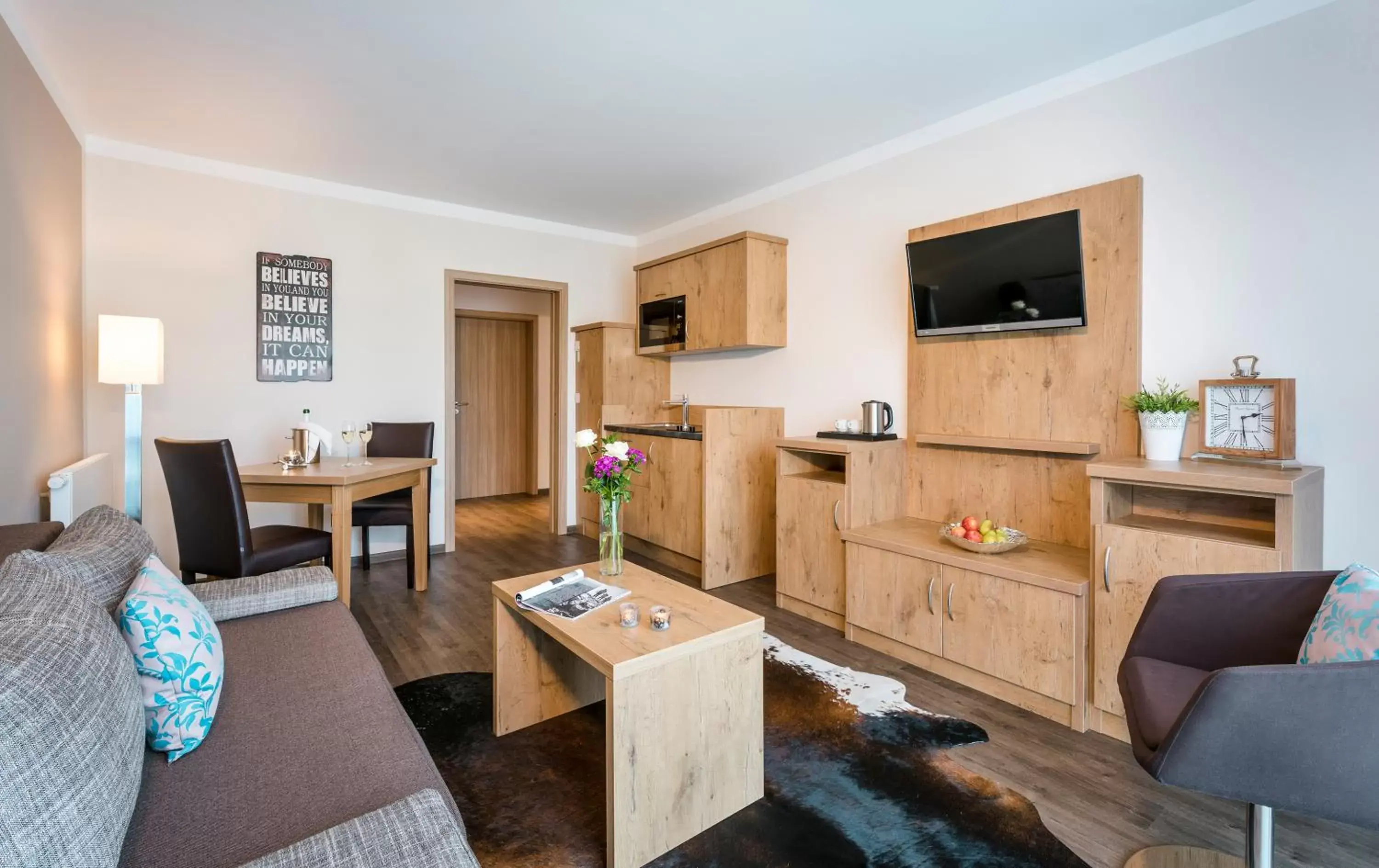 Kitchen or kitchenette, Lounge/Bar in AVALON Hotel Bad Reichenhall