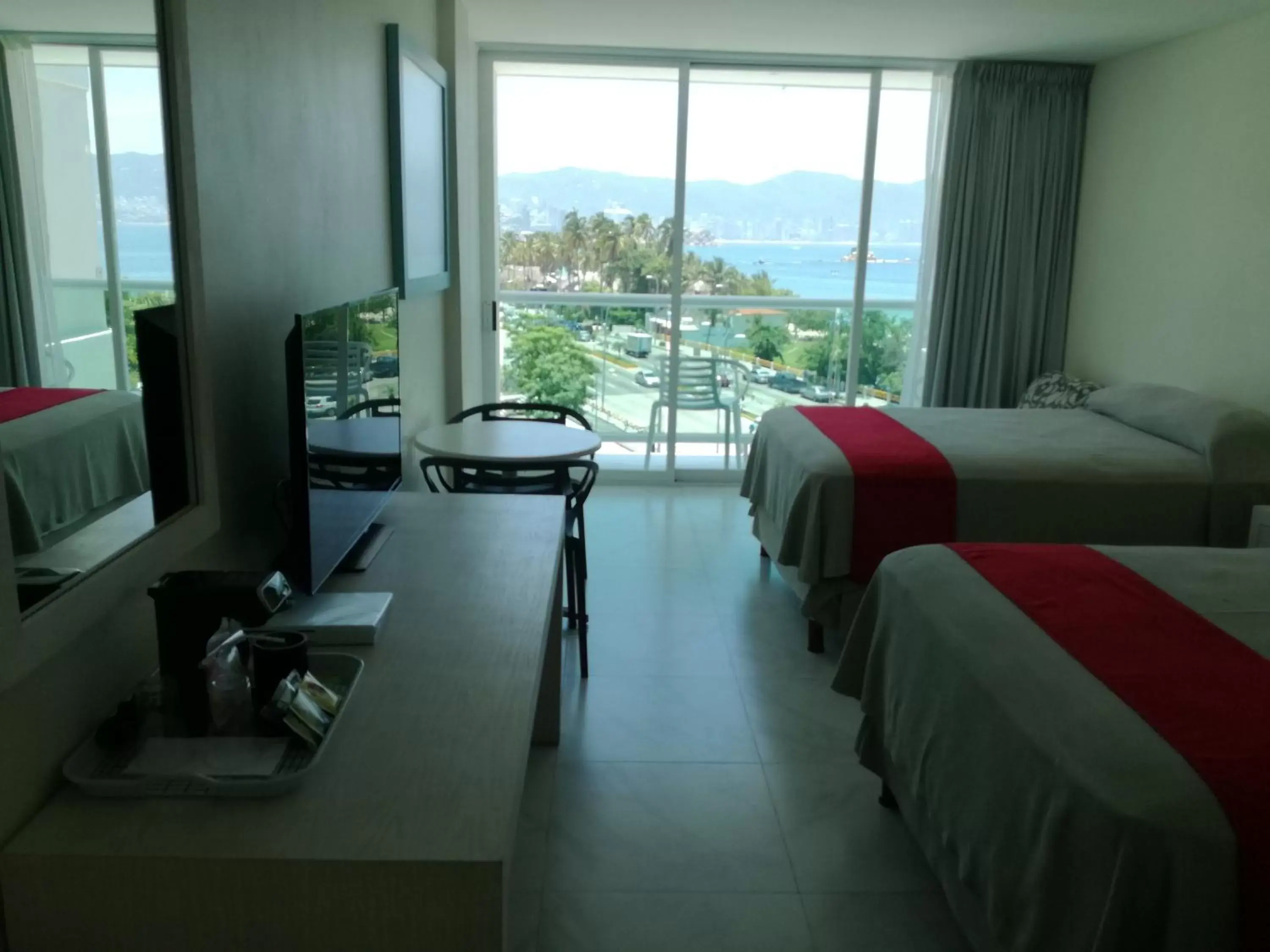 Photo of the whole room in We Hotel Acapulco