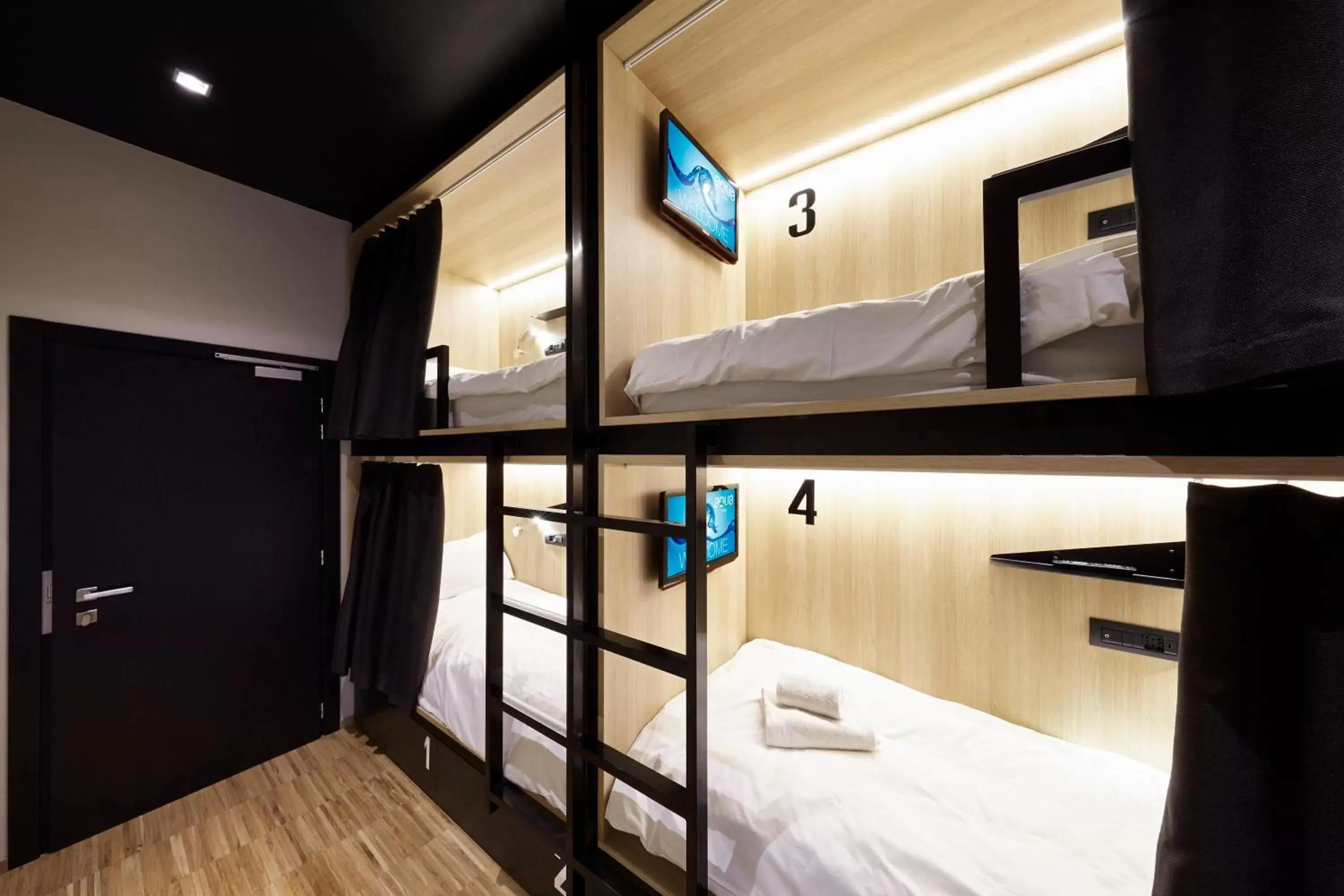 Photo of the whole room, Bunk Bed in Hotel Aqua