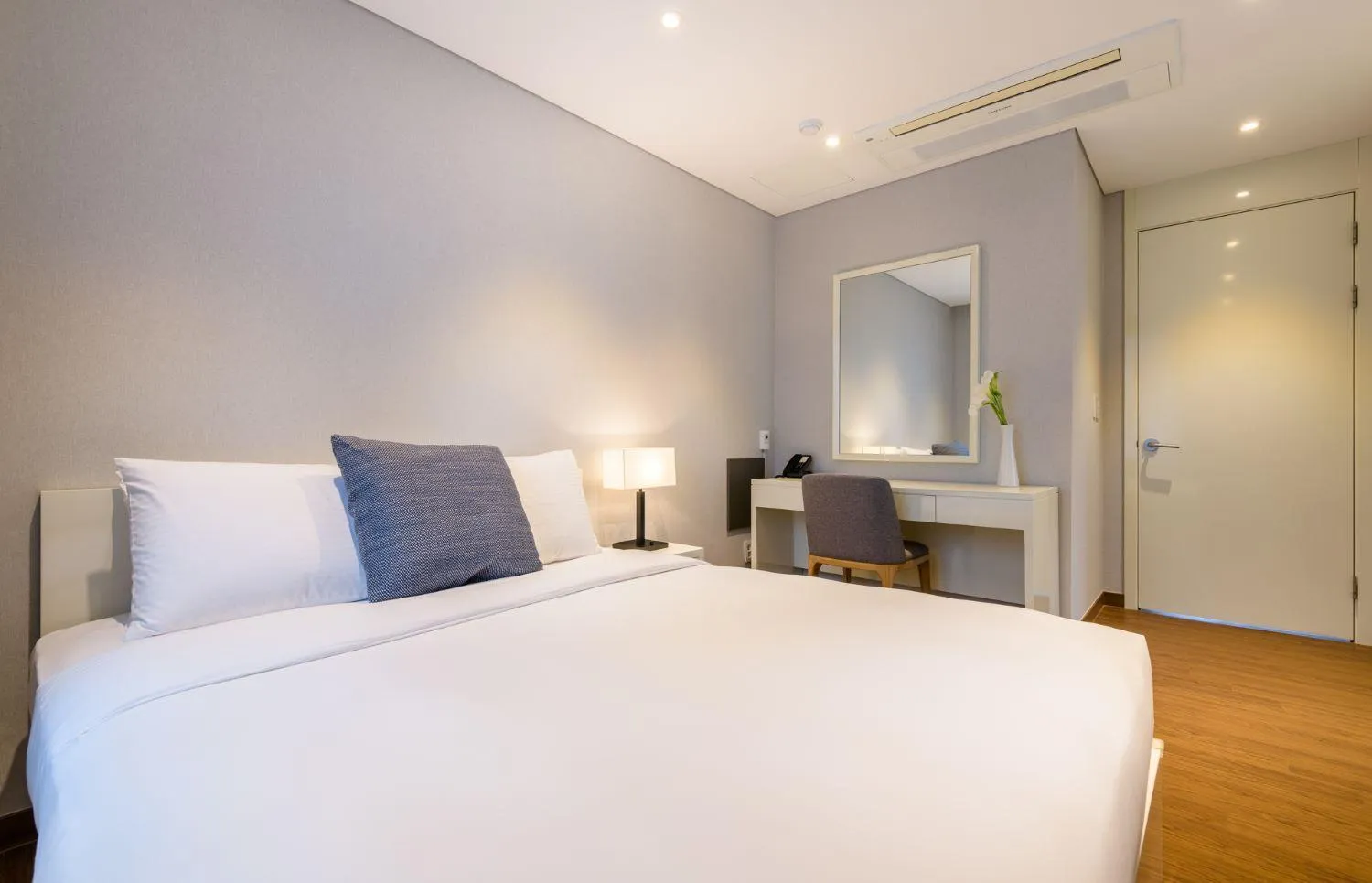 Bed in The Grand Sumorum