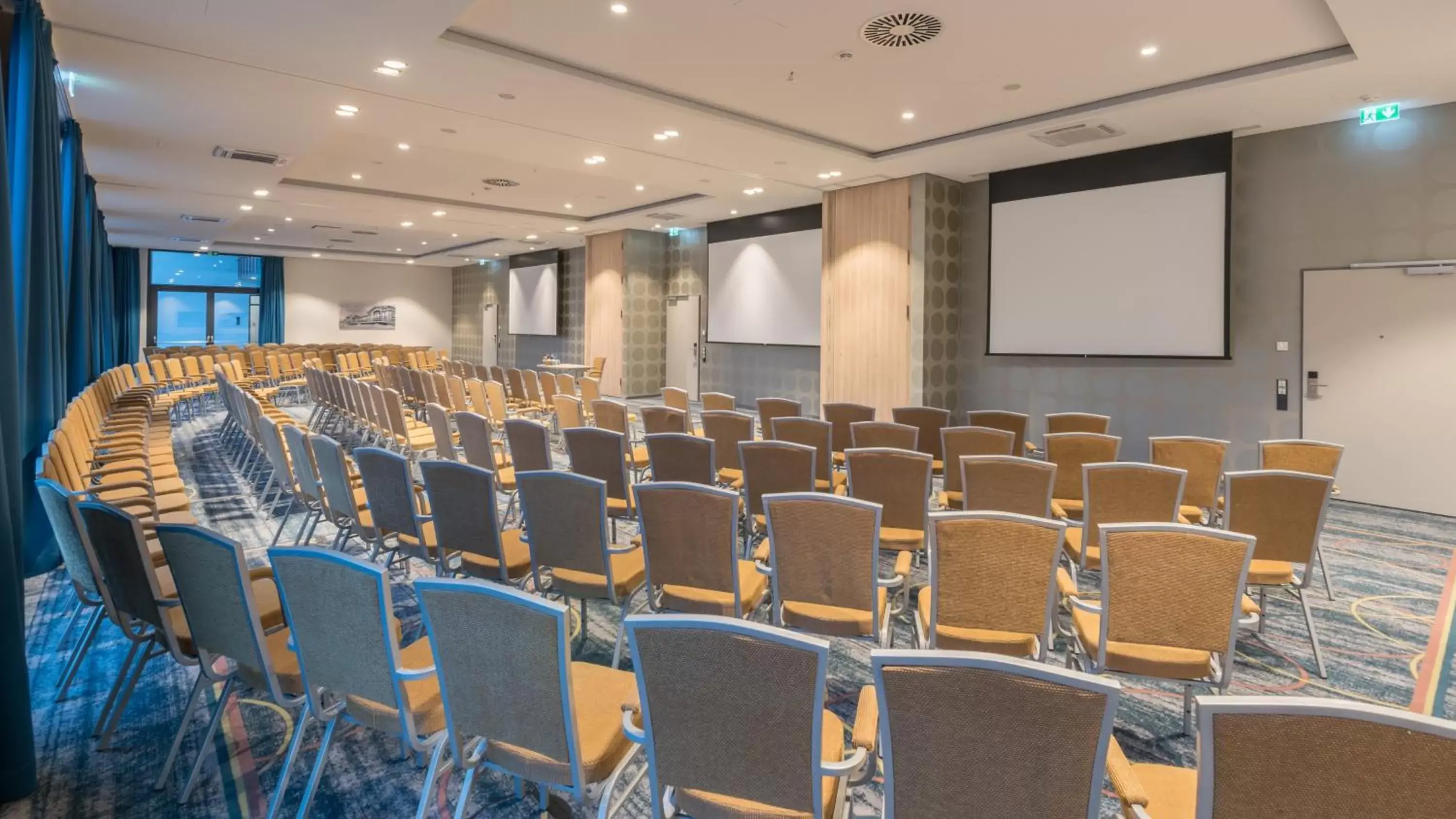 Meeting/conference room in Holiday Inn Düsseldorf City – Toulouser Allee, an IHG Hotel