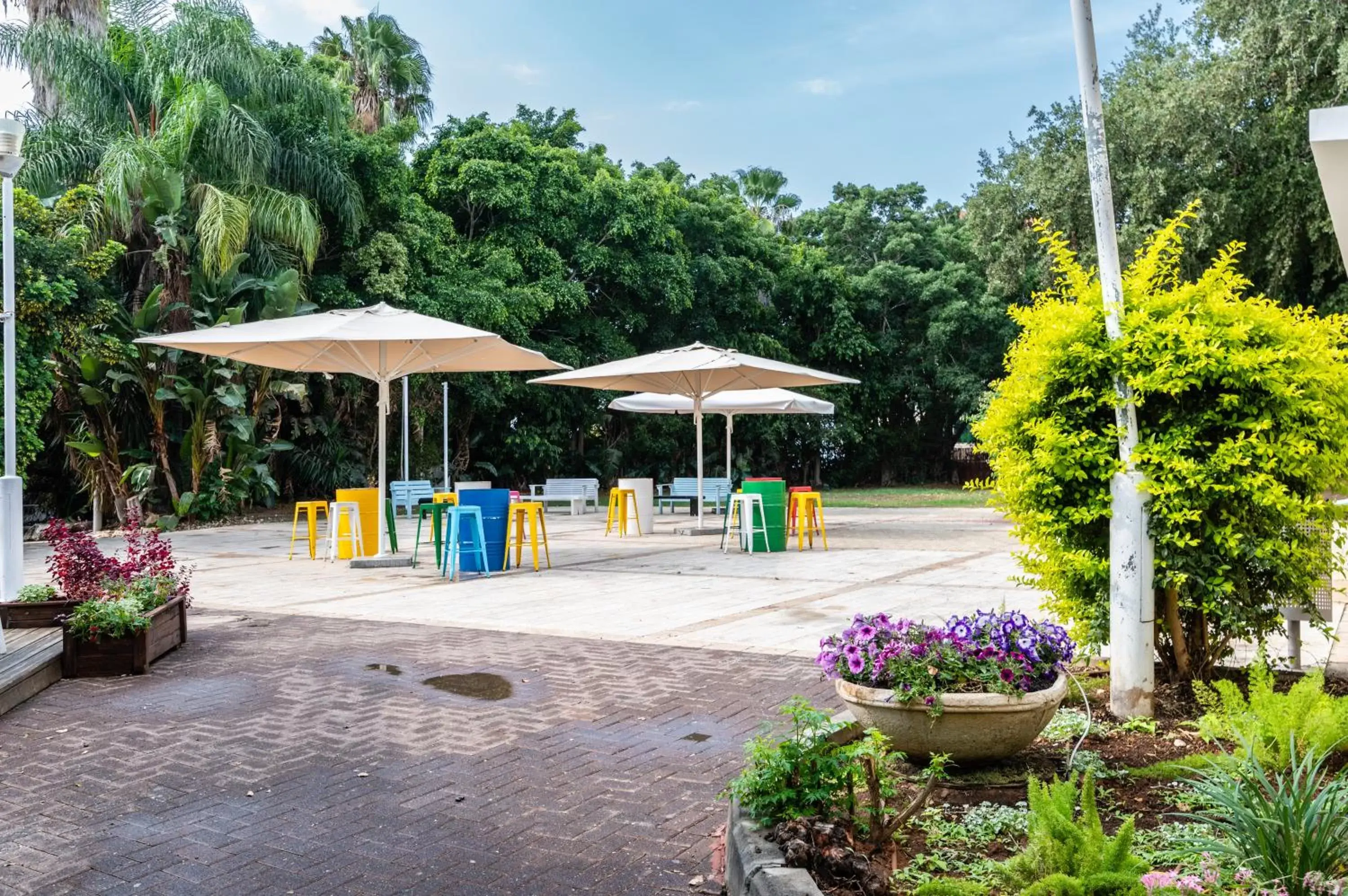 Garden in Eden Inn