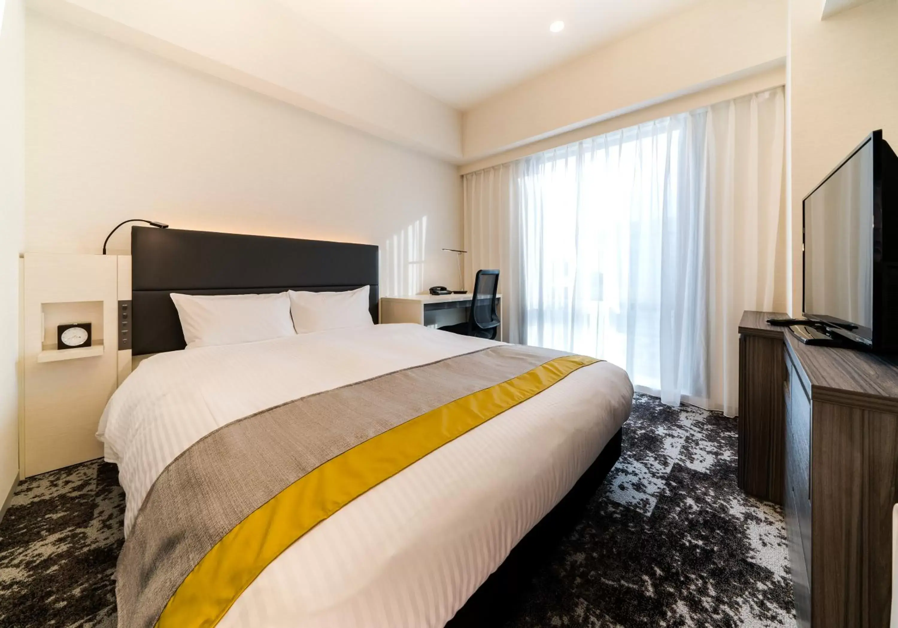 Standard Double Room - Non-Smoking in Daiwa Roynet Hotel Himeji Standard Double Room - Non-Smoking in Daiwa Roynet Hotel Himeji