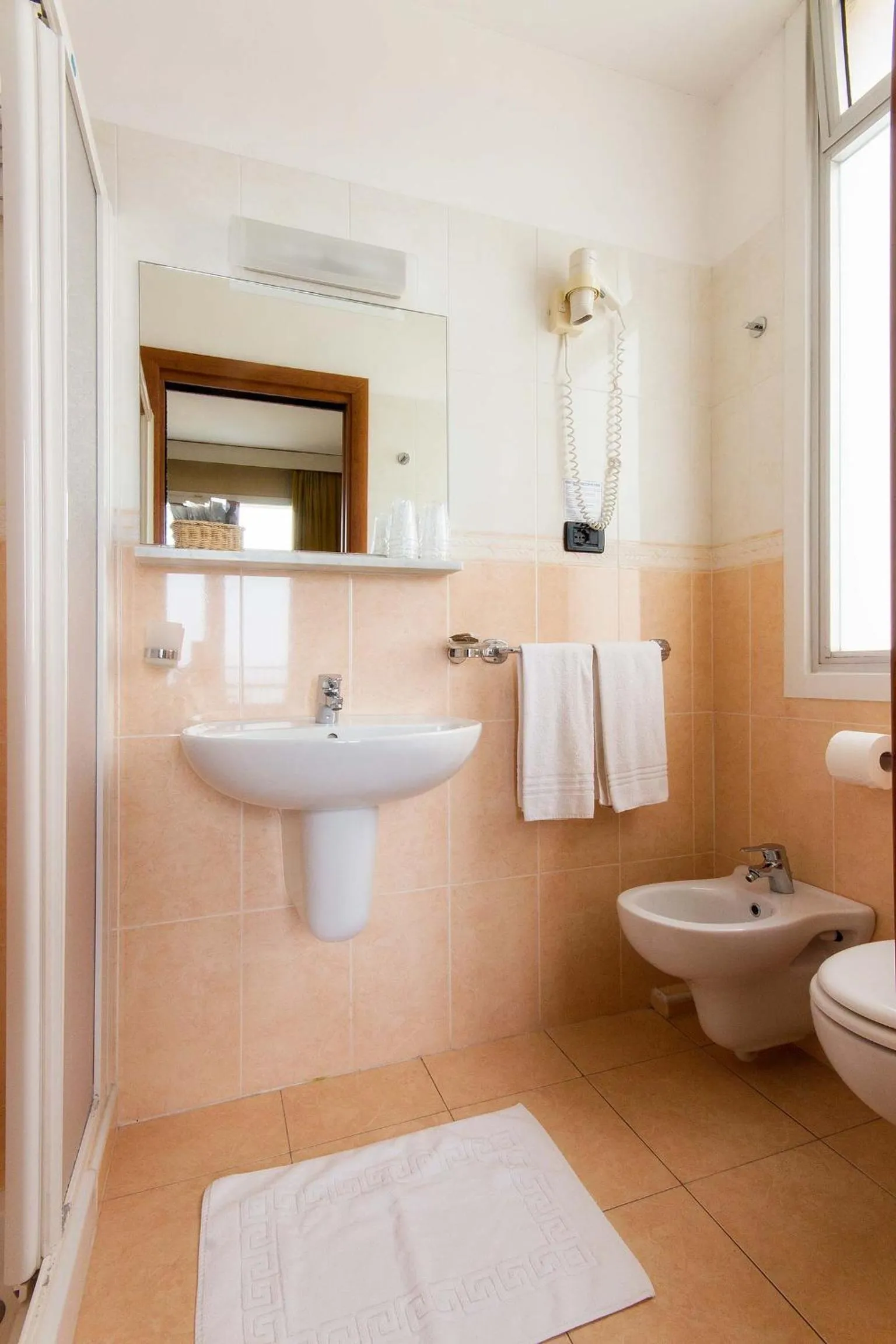 Bathroom in Piccolo Hotel