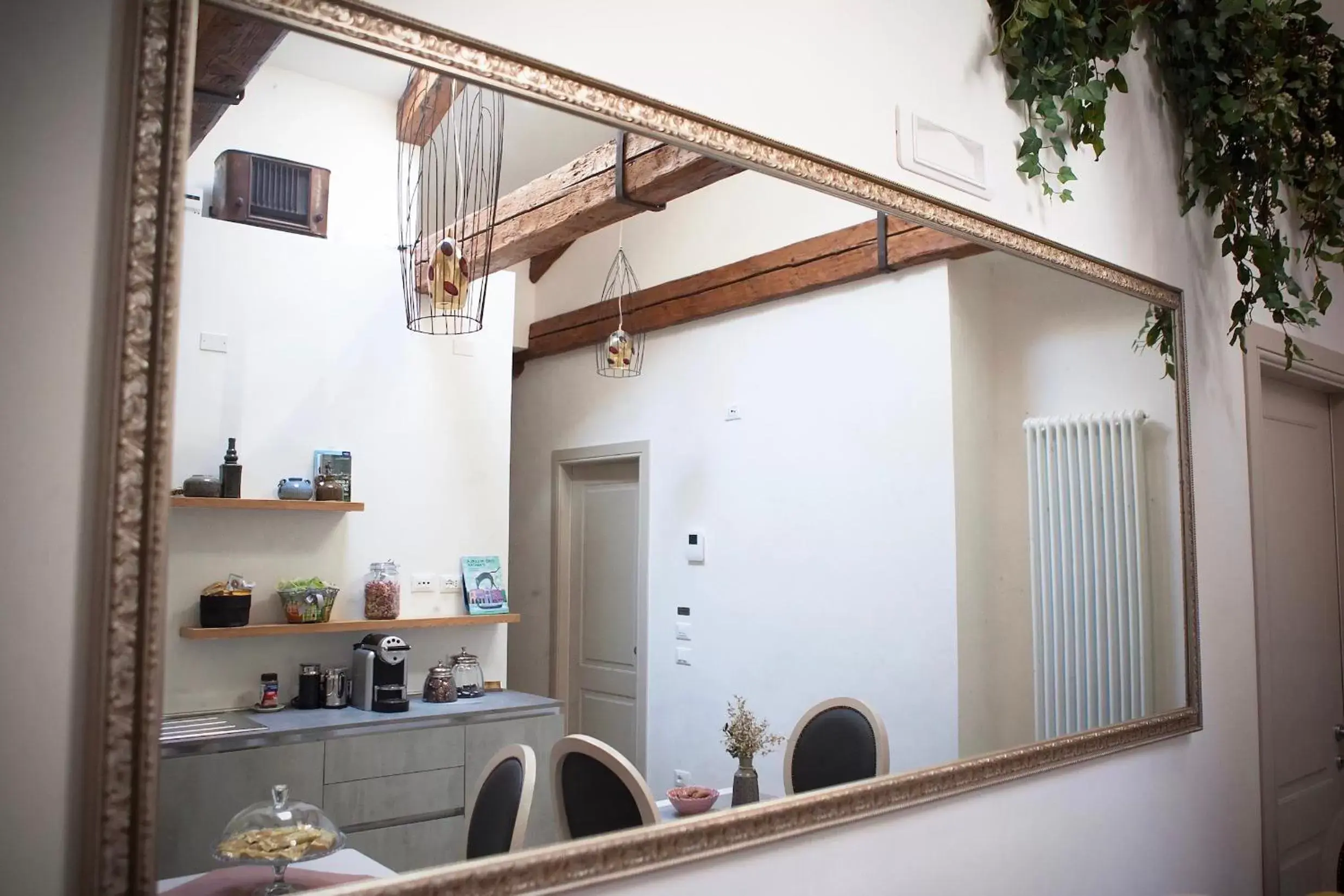 Seating area, Kitchen/Kitchenette in B&B Al Pozzo di Luce