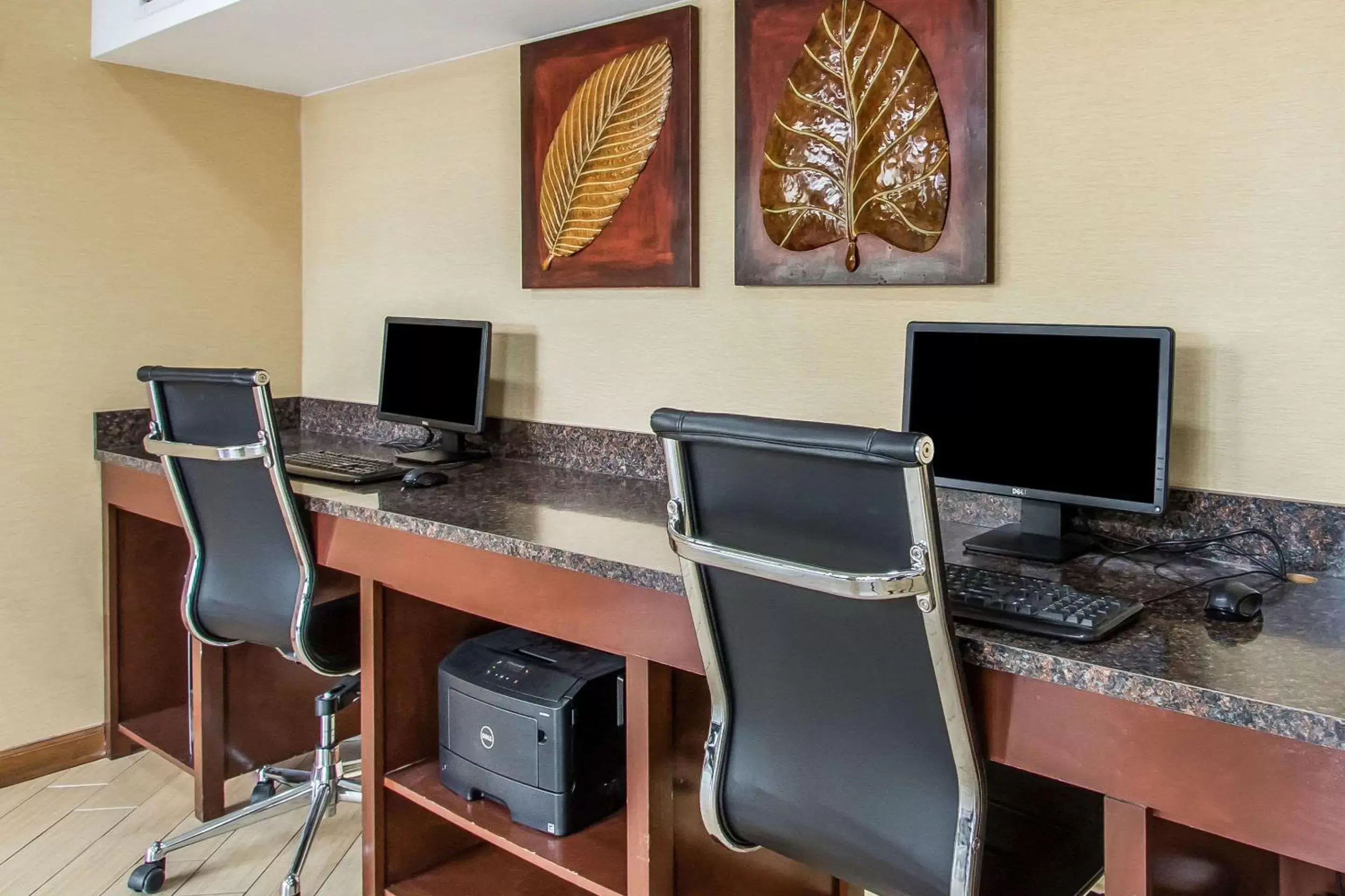 On site, Business Area/Conference Room in Clarion Hotel Broken Arrow - Tulsa