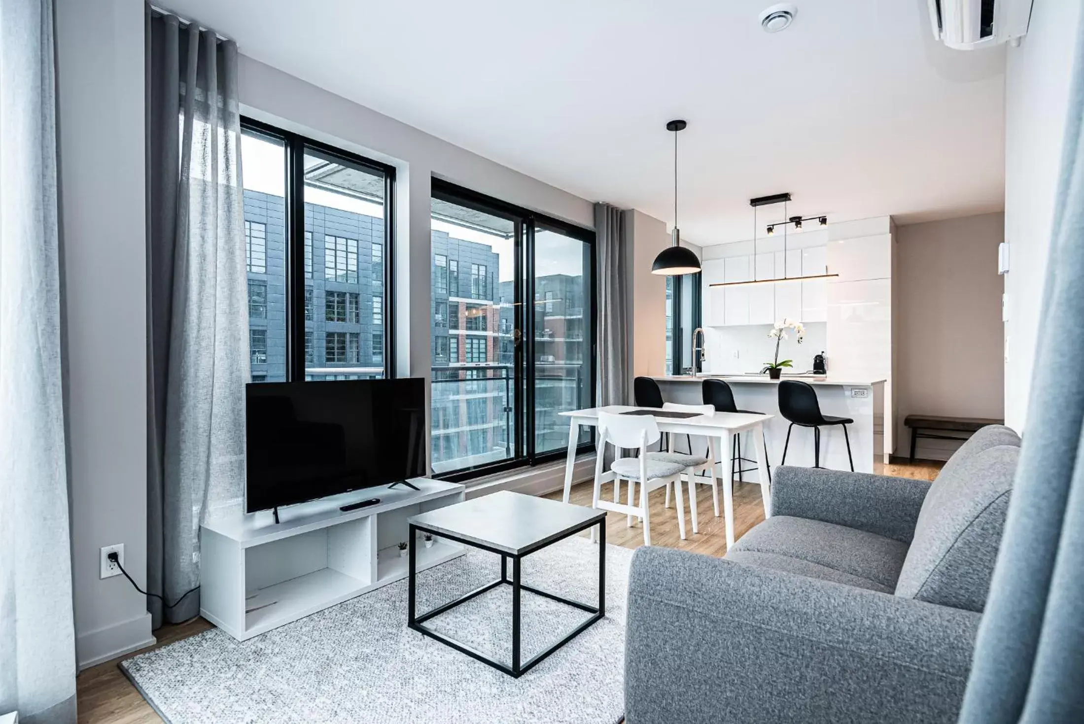 TV and multimedia, Seating Area in WRFY Griffintown Apartment