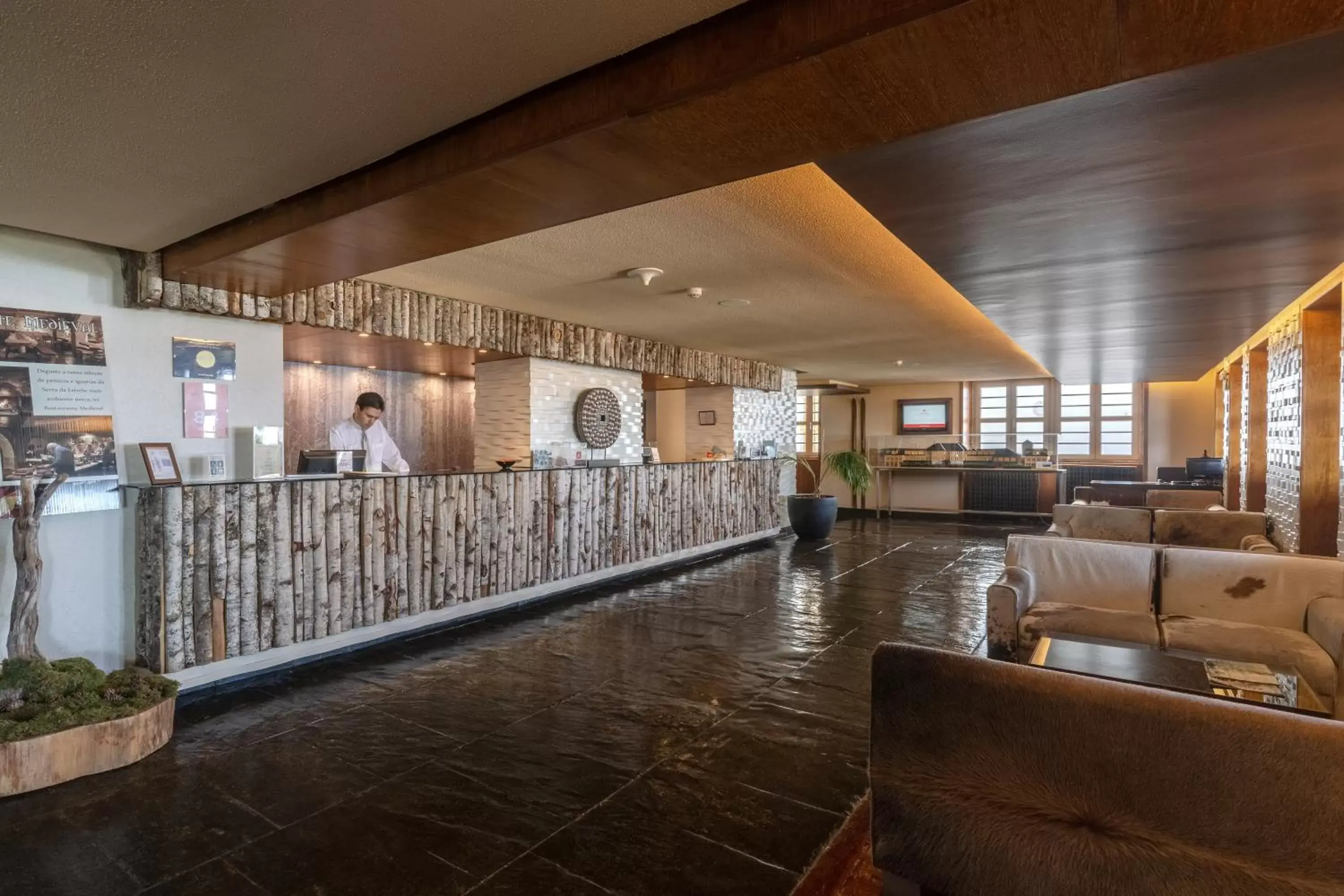 Lobby or reception in Luna Hotel Serra da Estrela Lobby or reception in Luna Hotel Serra da Estrela