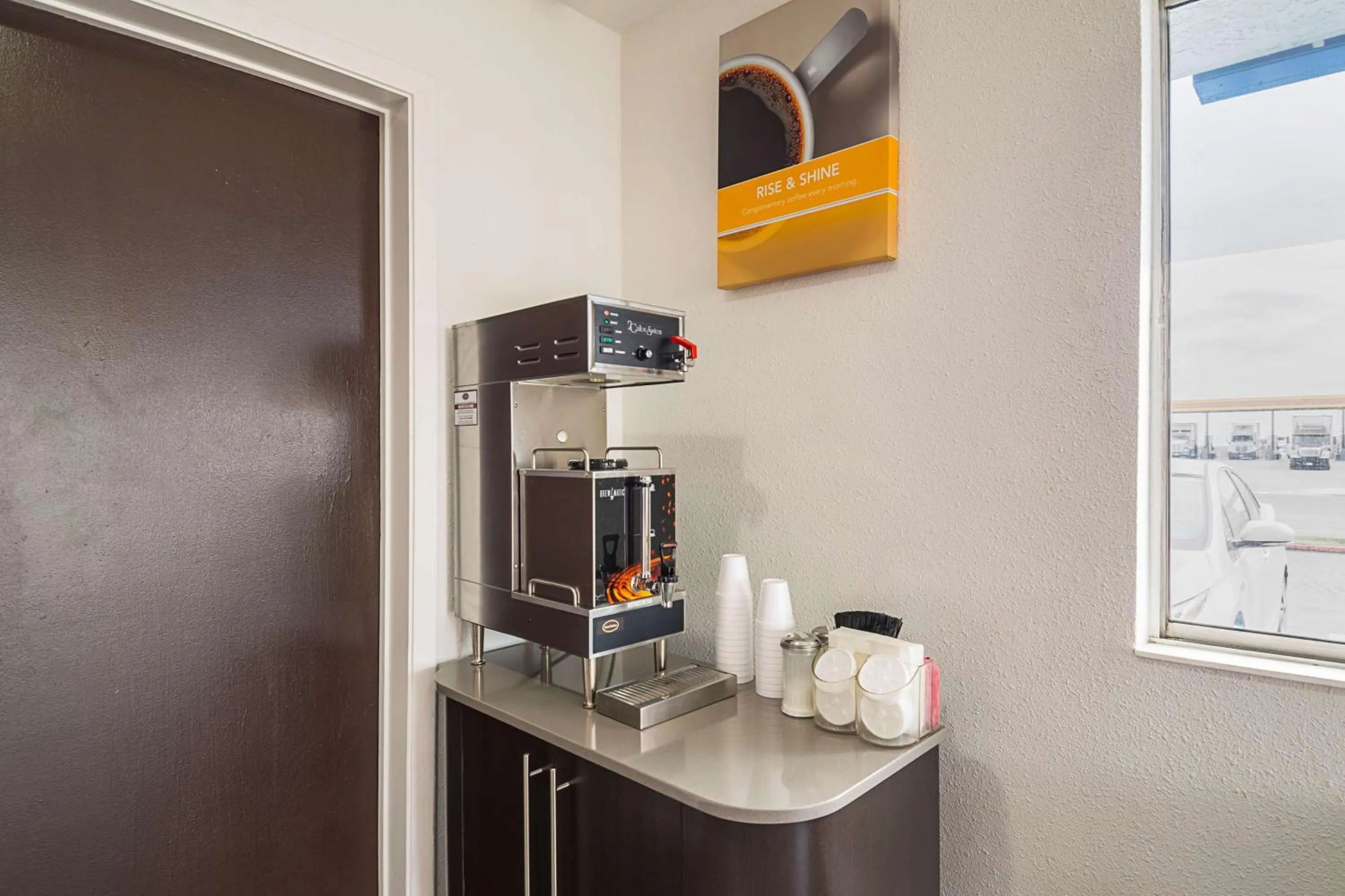 Lobby or reception in Motel 6 Lost Hills / Buttonwillow Racetrack