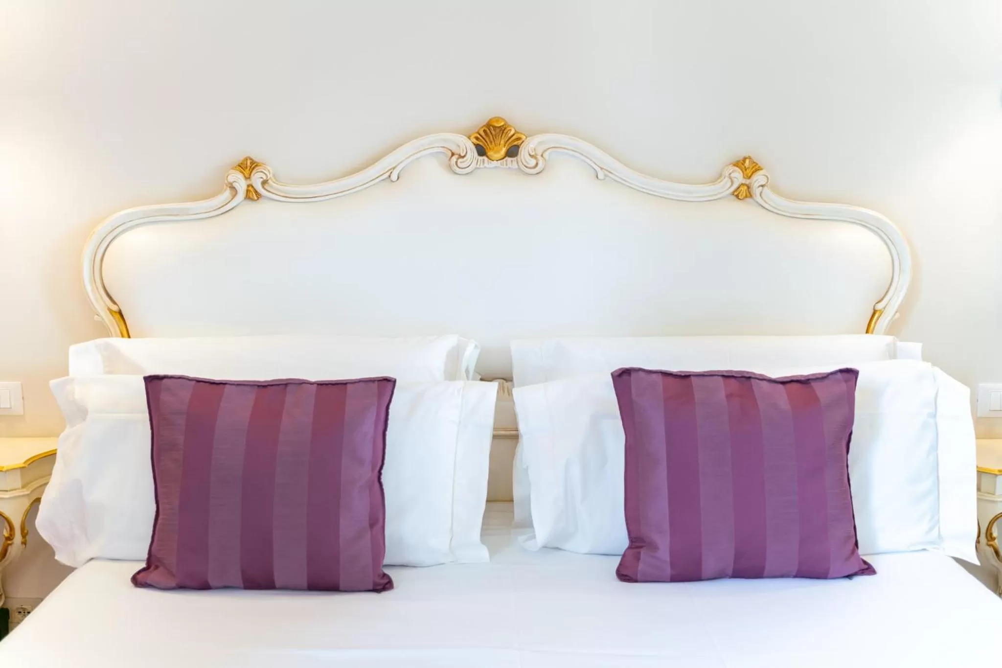 Bed in Art Hotel Villa Agape - Place of Charme