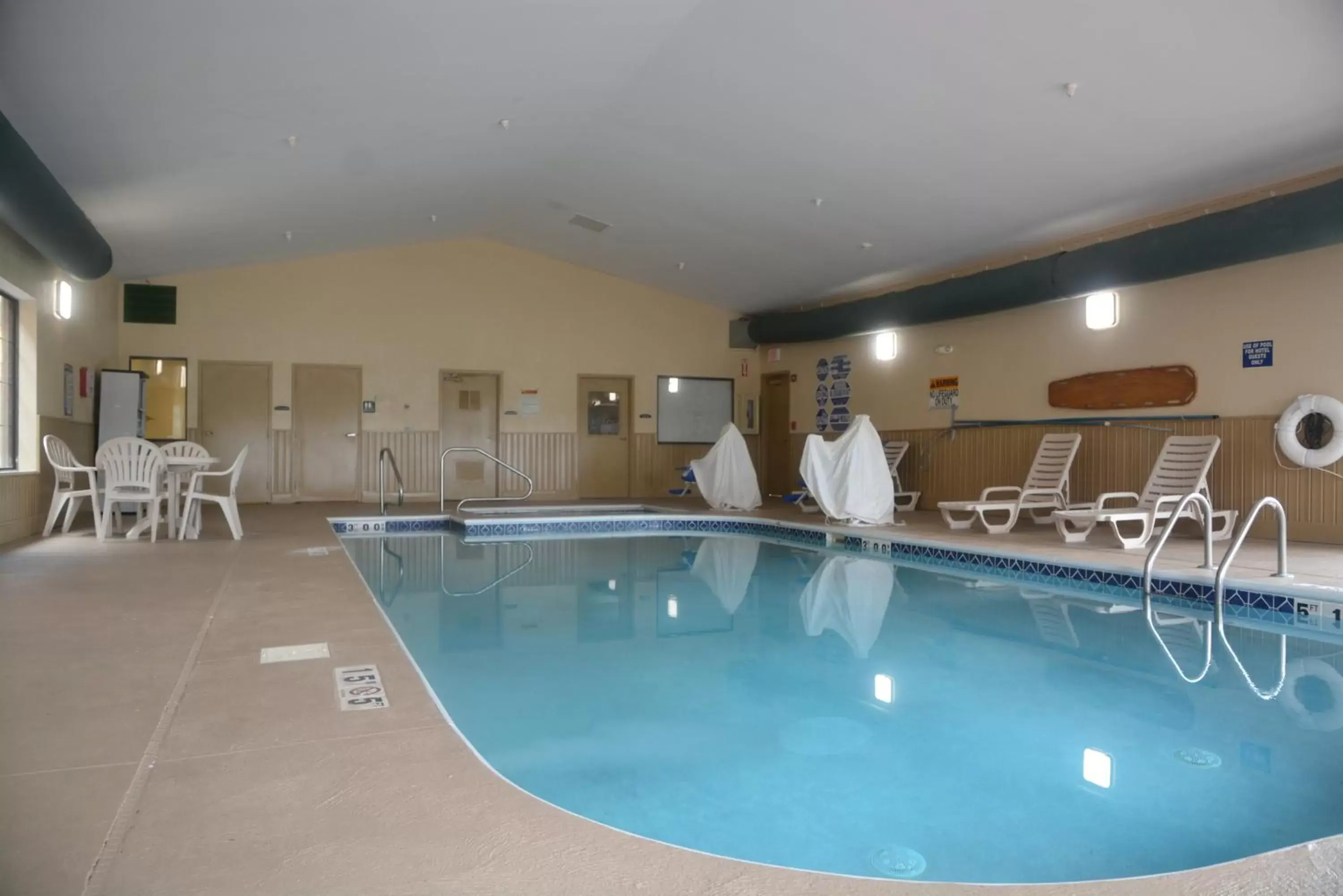 Swimming Pool in Countryside Inn and Suites