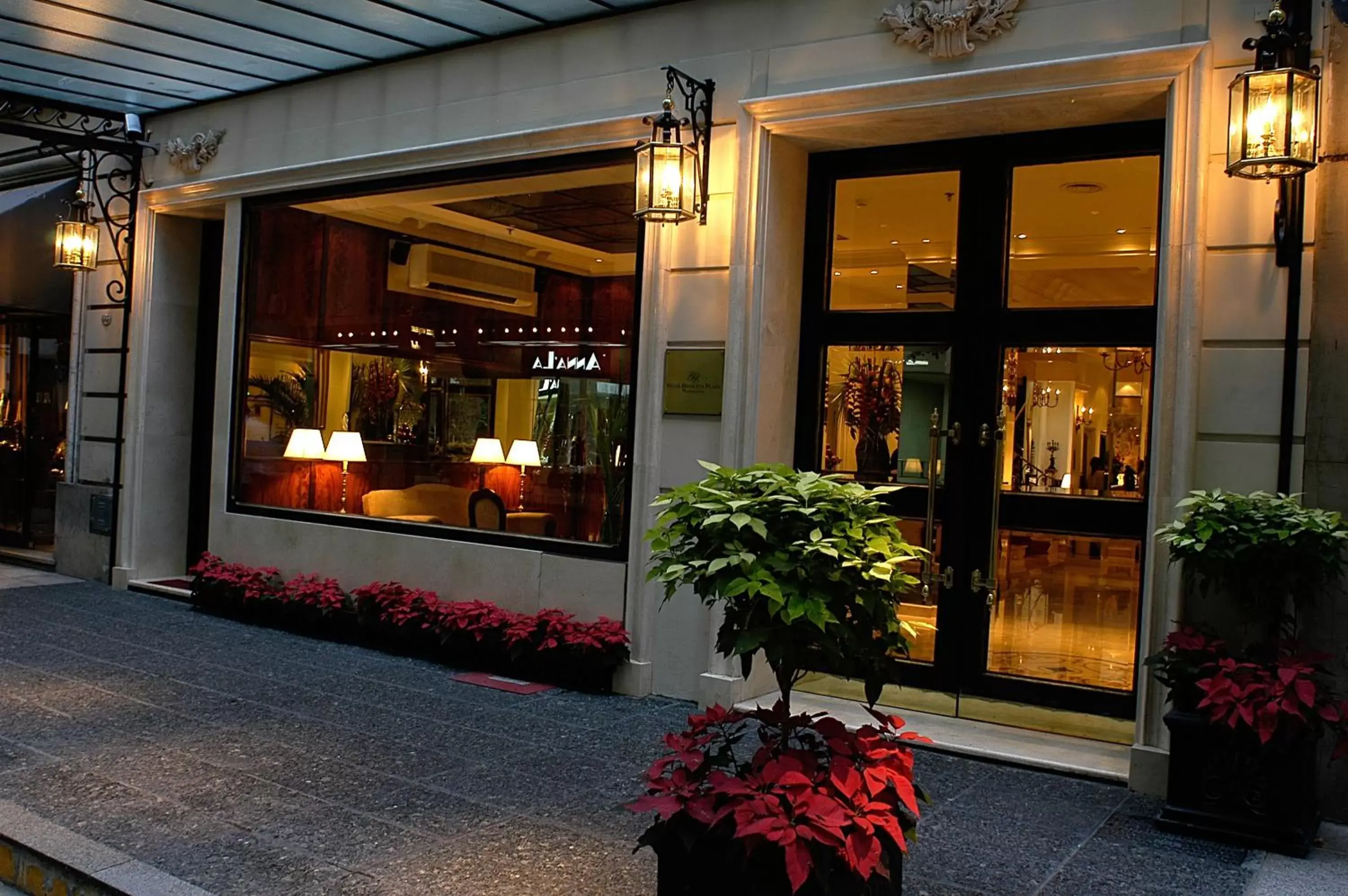 Facade/entrance in Melia Recoleta Plaza Hotel