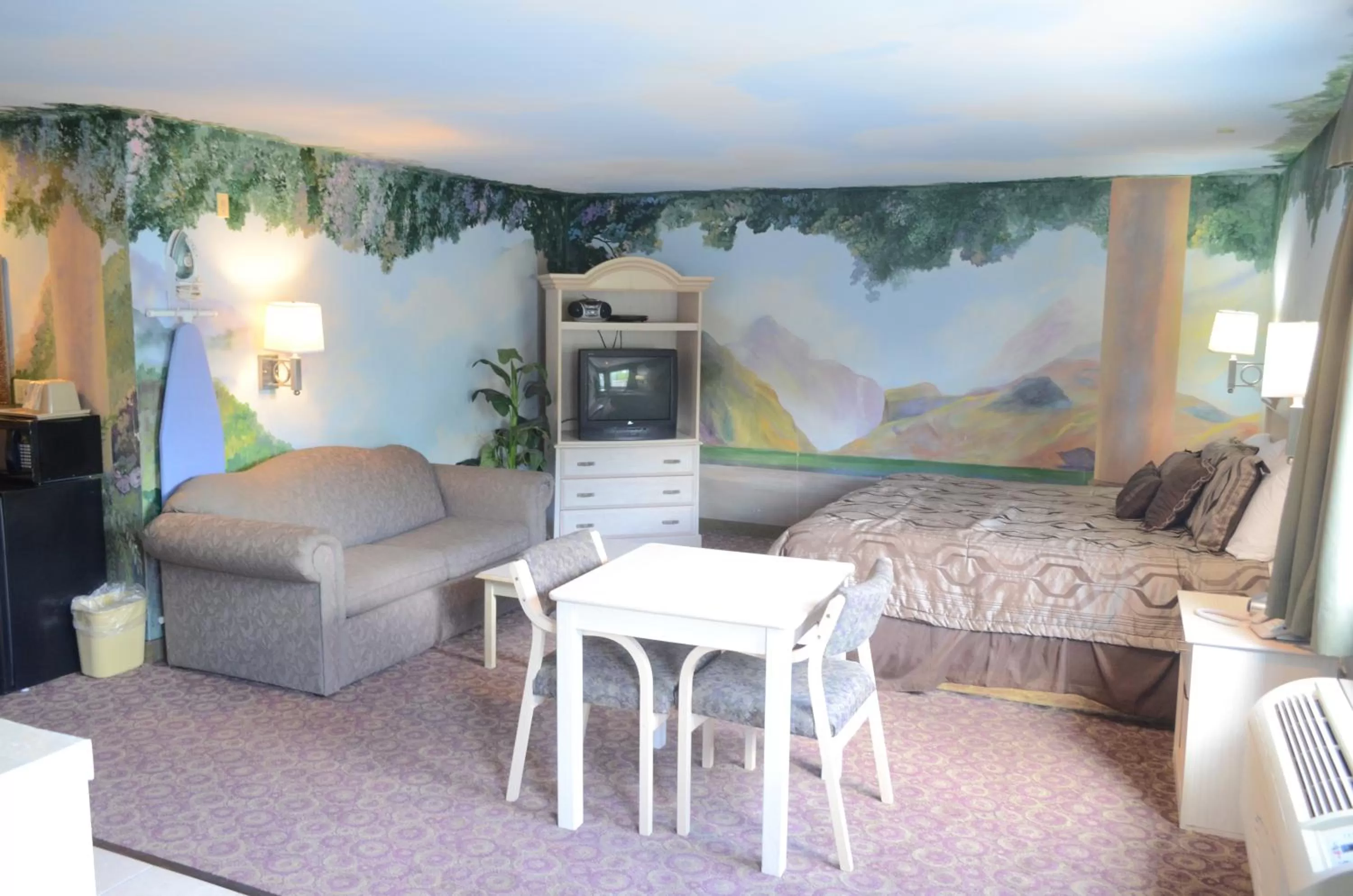 Bedroom, Bed in Scottish Inn and Suites NRG Park/Texas Medical Center - Houston