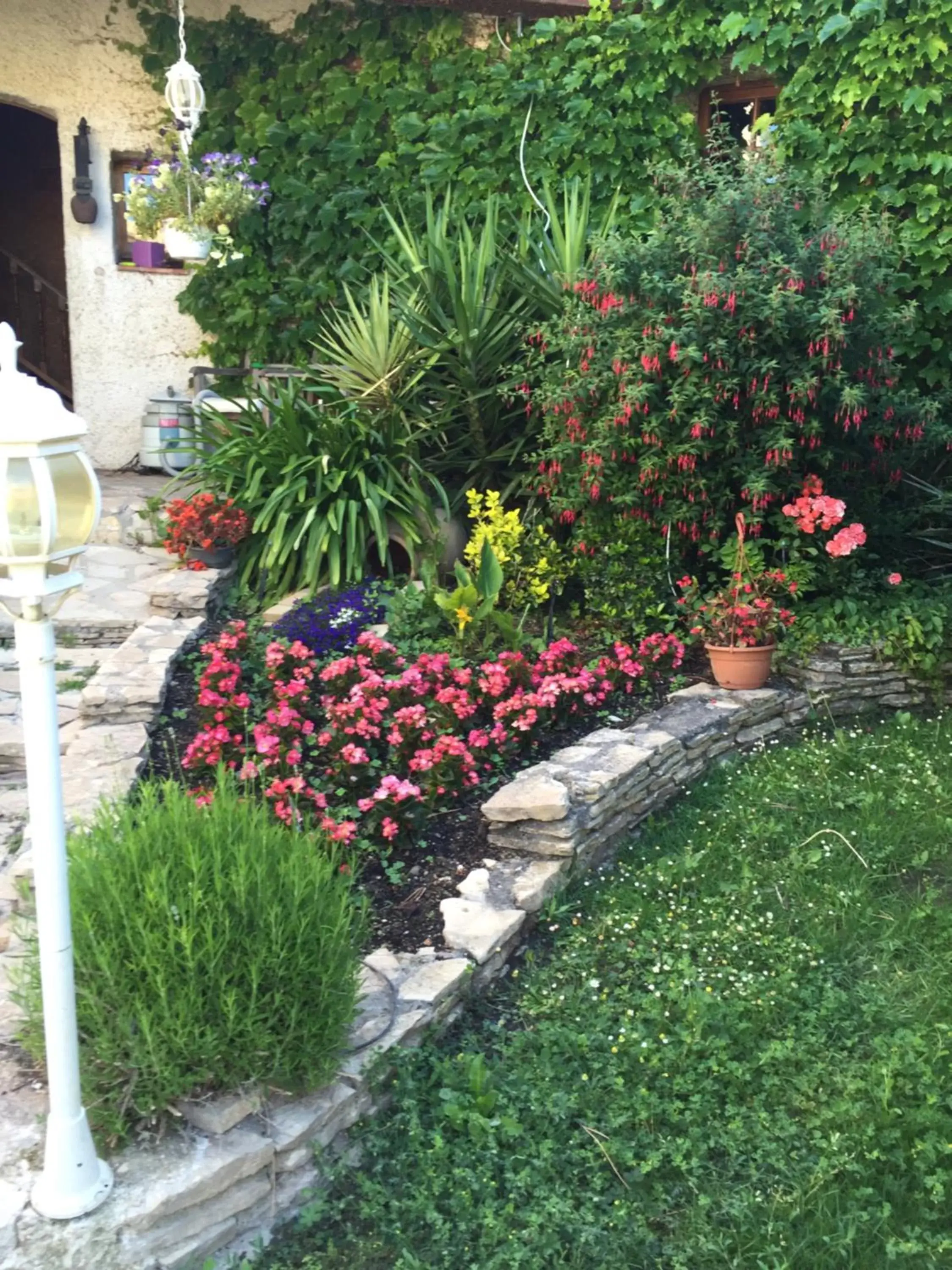 Facade/entrance, Garden in Chez Marydidou : Chambres d'hôtes