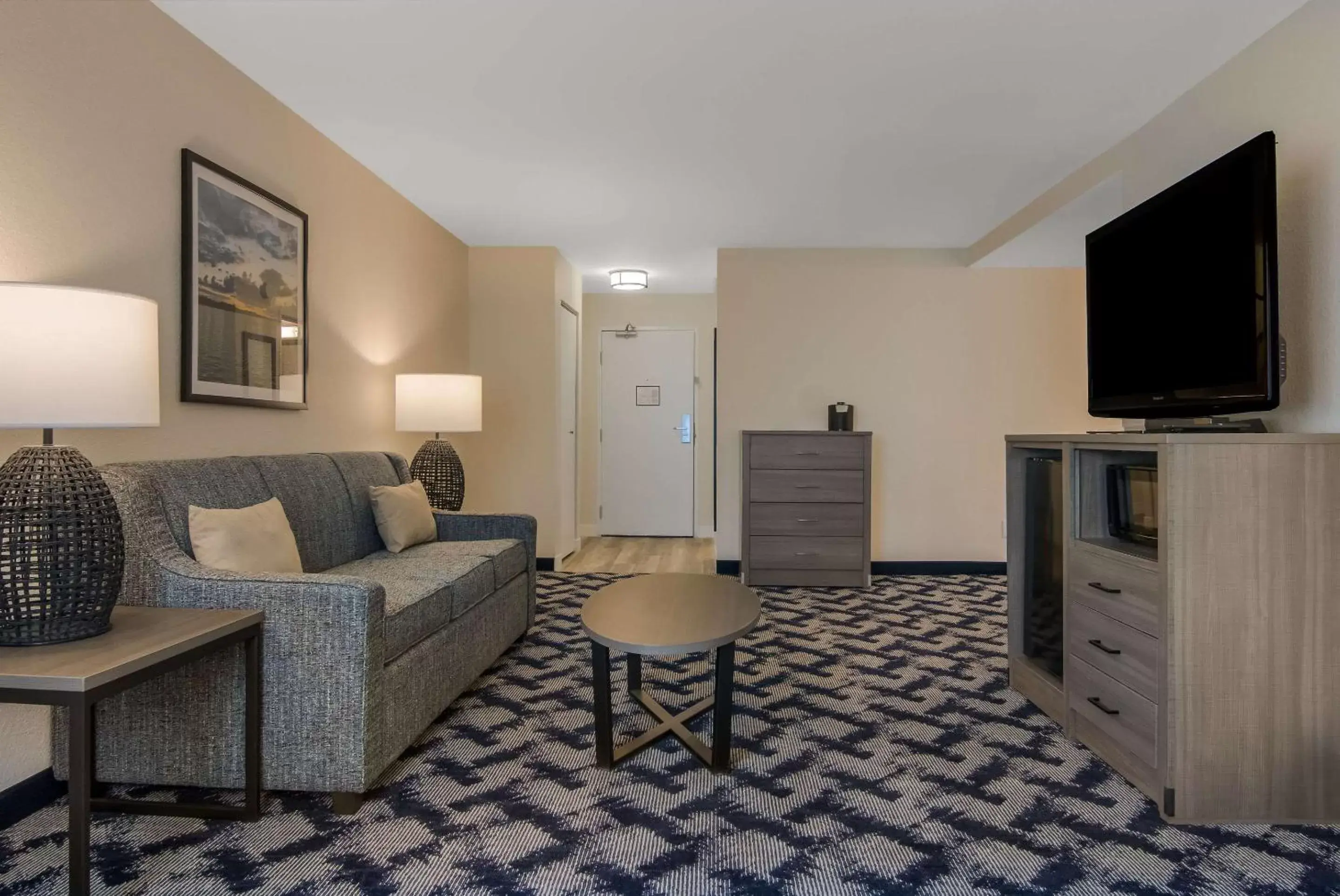 Bedroom, Seating Area in The Inn on Maritime Bay, Ascend Hotel Collection