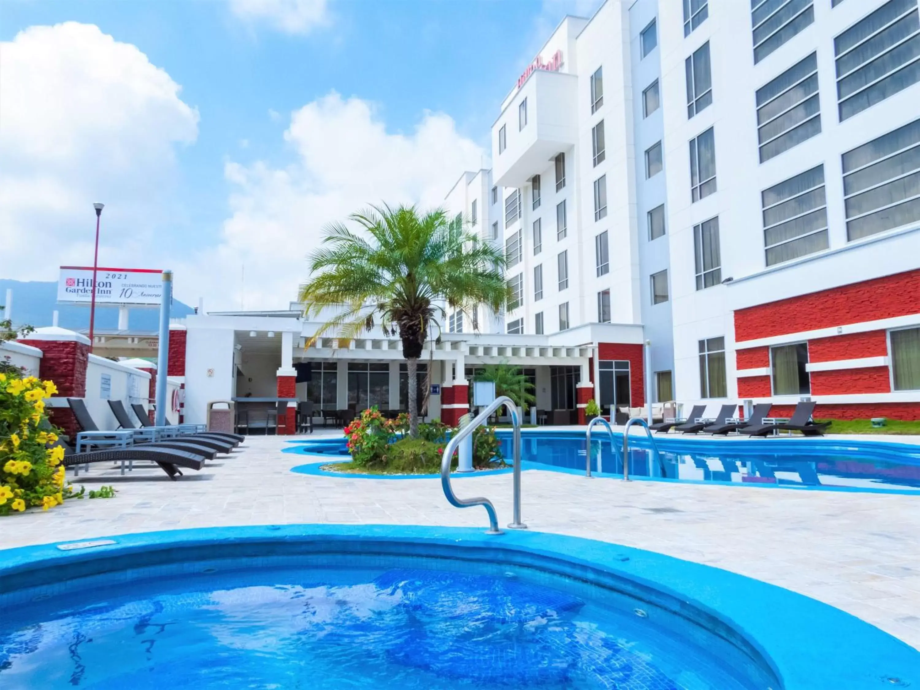 Swimming Pool in Hilton Garden Inn Tuxtla Gutierrez