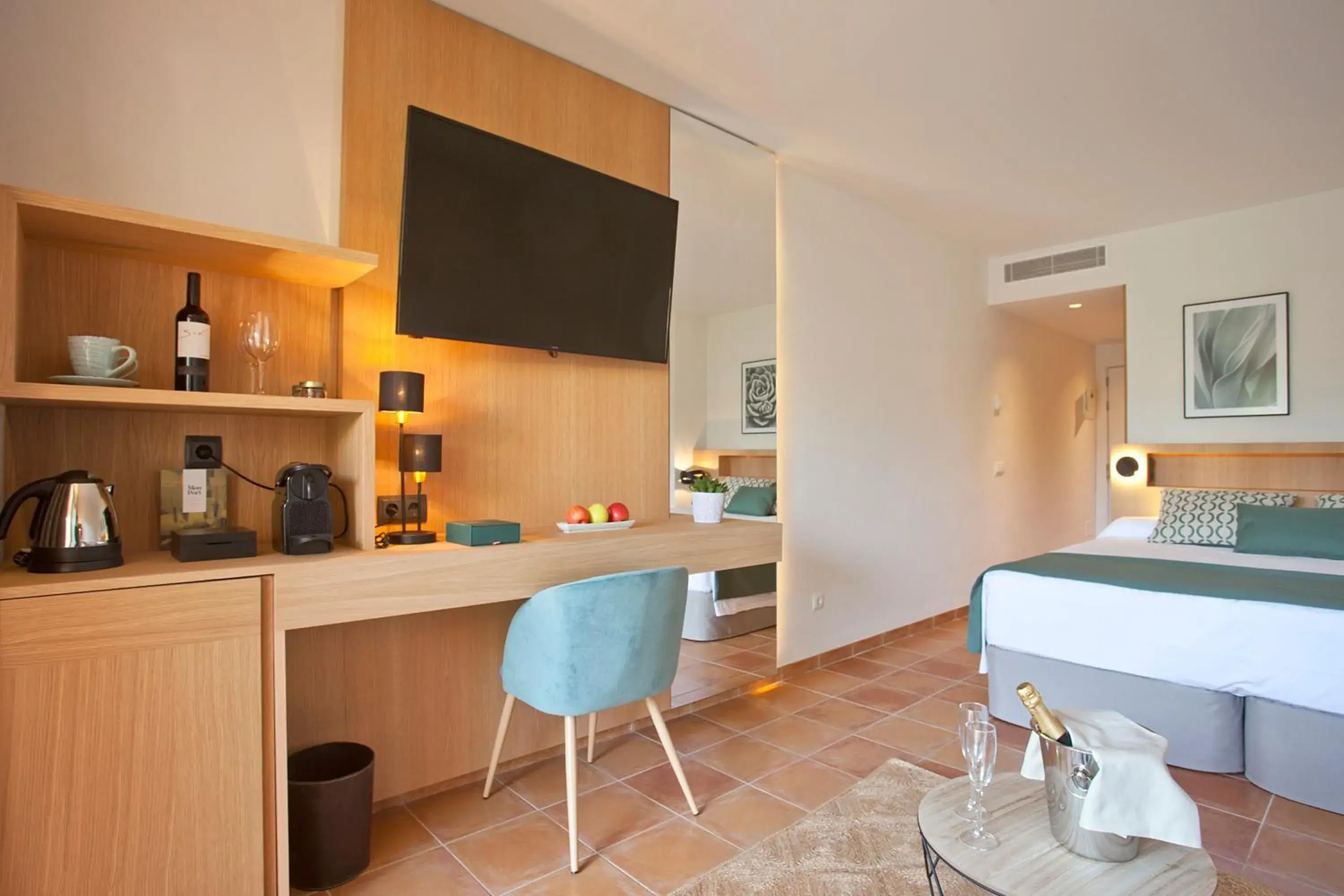Communal lounge/ TV room, Kitchen/Kitchenette in Mon Port Hotel & Spa