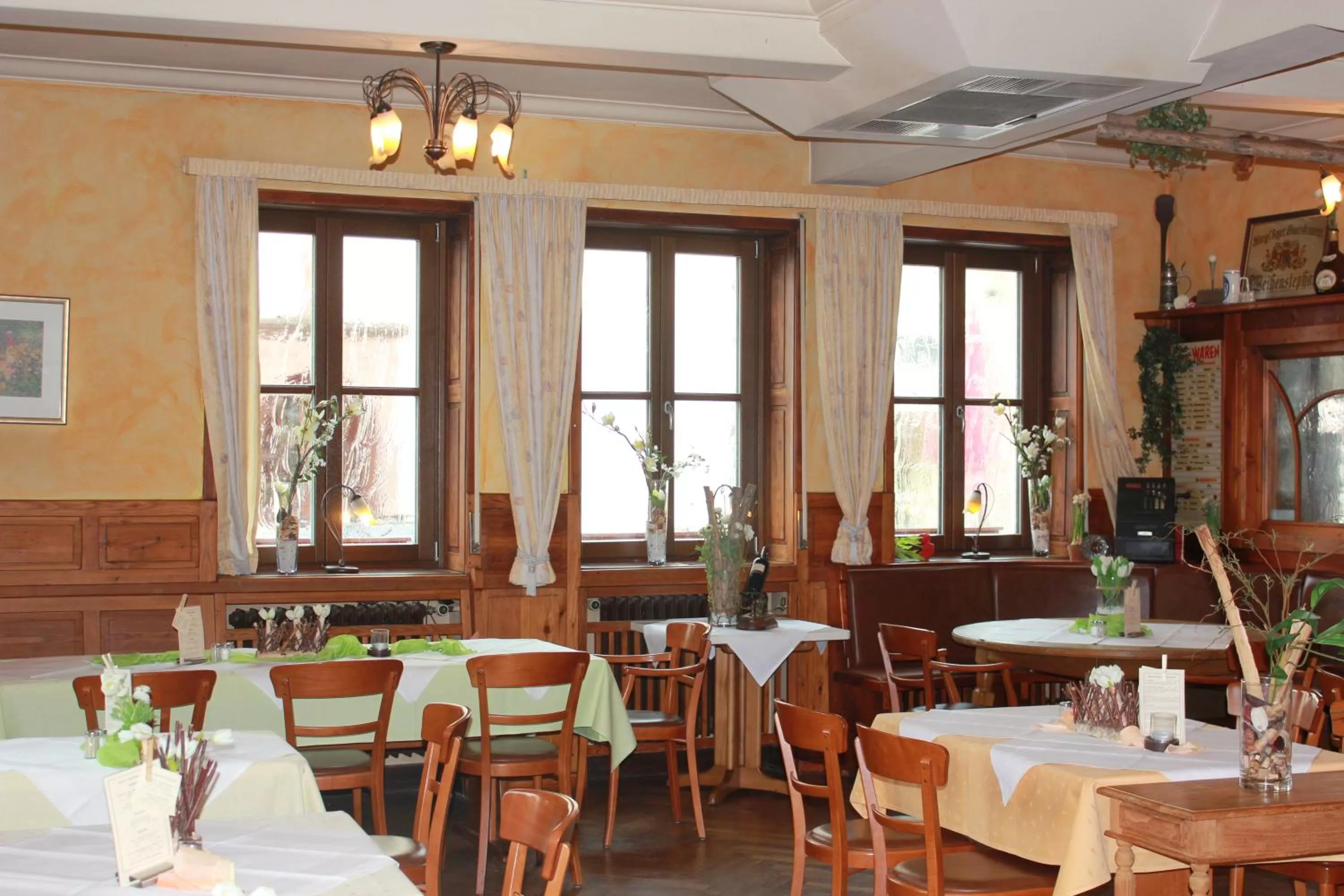 Restaurant/places to eat in Gasthof Weißes Roß