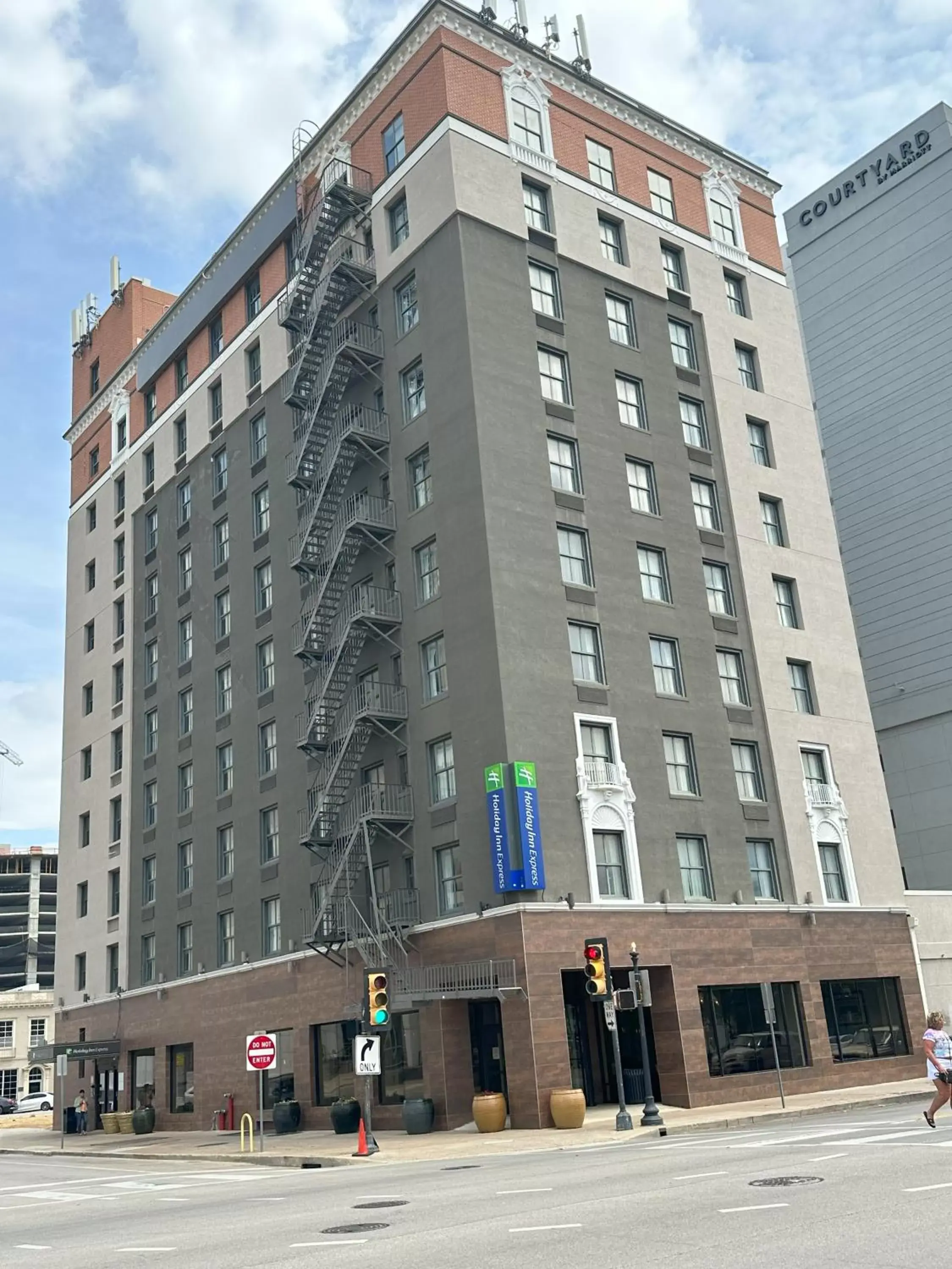 Property Building in Holiday Inn Express - Dallas Downtown, an IHG Hotel