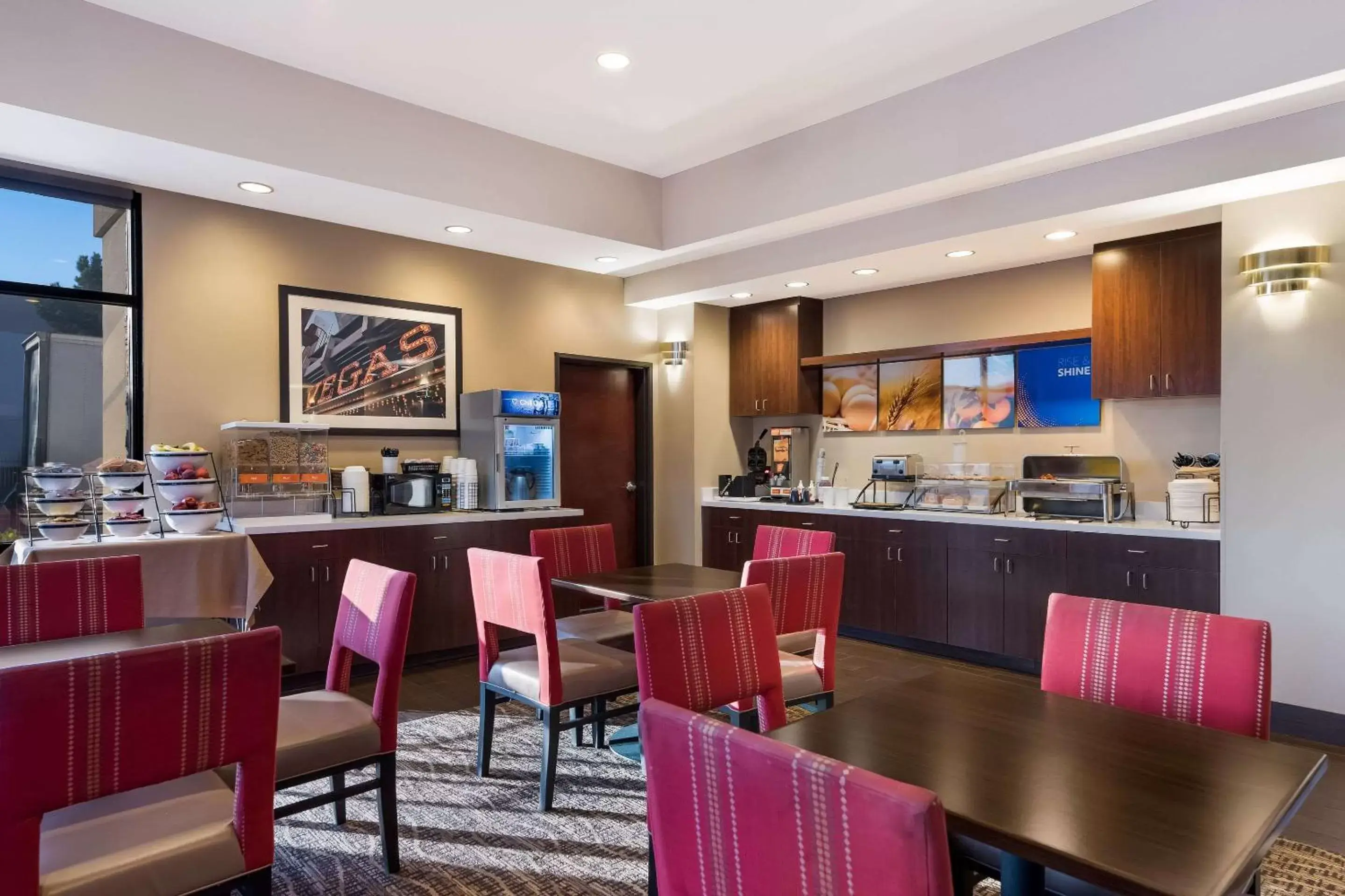 Breakfast, Restaurant/Places to Eat in Comfort Inn & Suites Las Vegas - Nellis