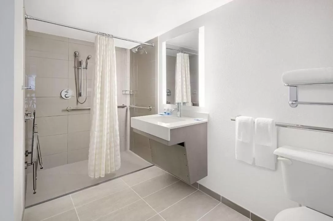 Bathroom in Trellis Canyon Creek/Richardson