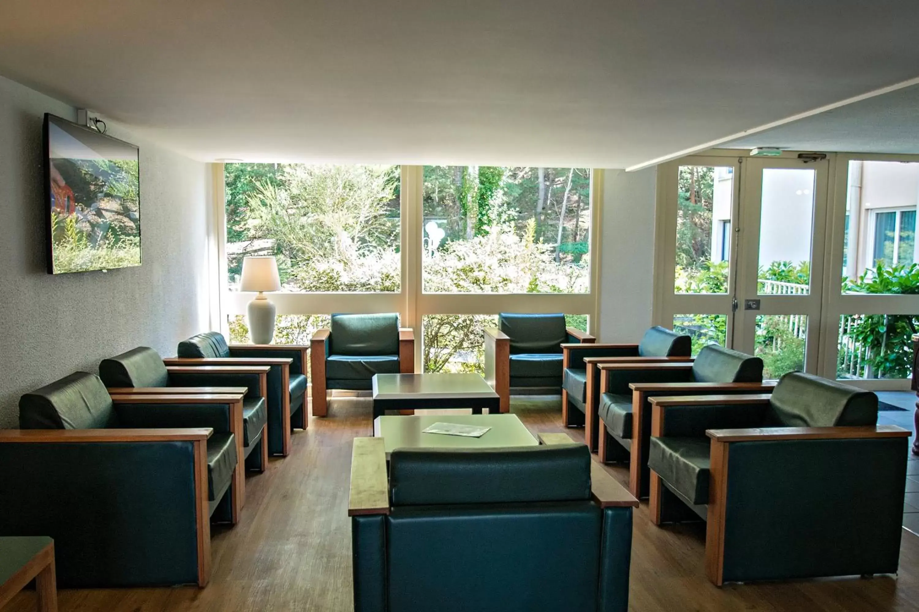 Lounge or bar in Kyriad Nemours Lounge or bar in Kyriad Nemours